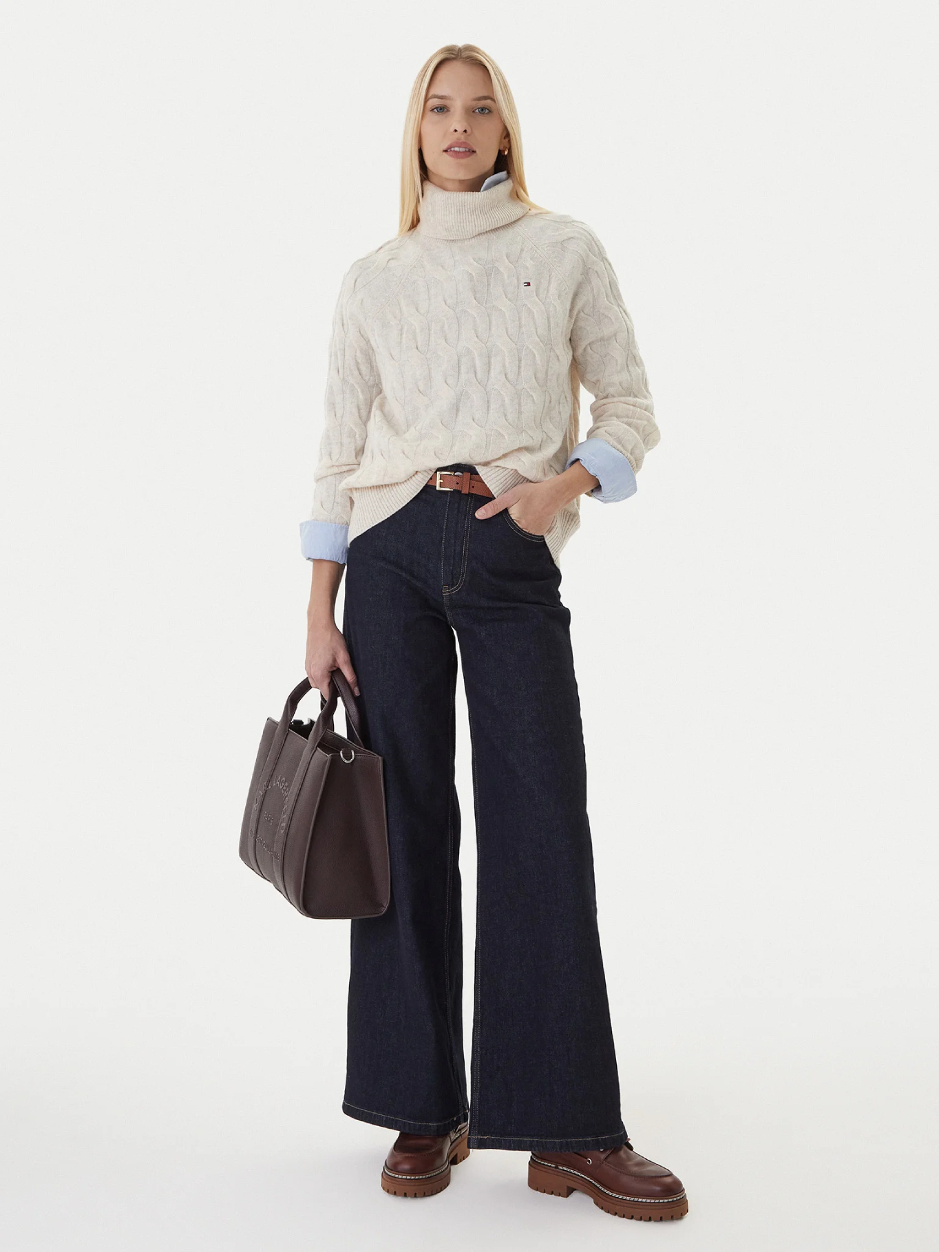 detail Tommy Hilfiger dámsky béžový rolák