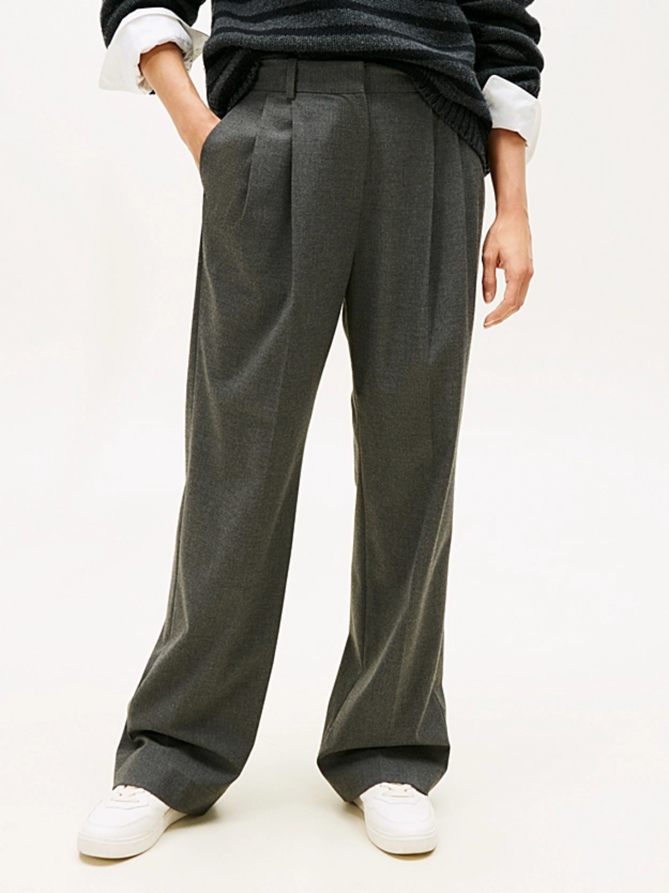 detail FLANNEL RELAXED STRAIGHT PANT