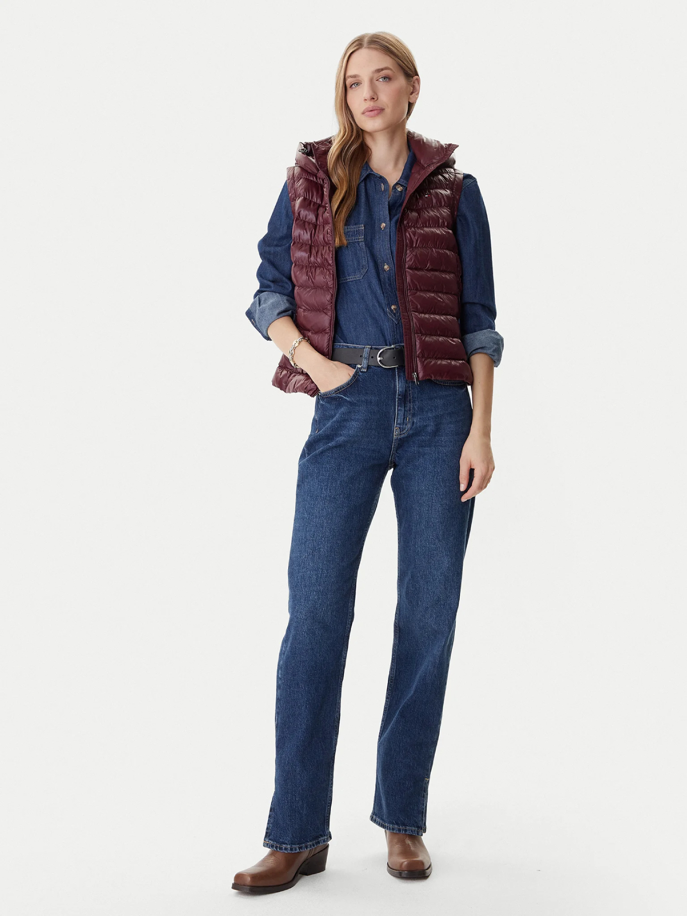 detail Tommy Hilfiger dámska bordová vesta 