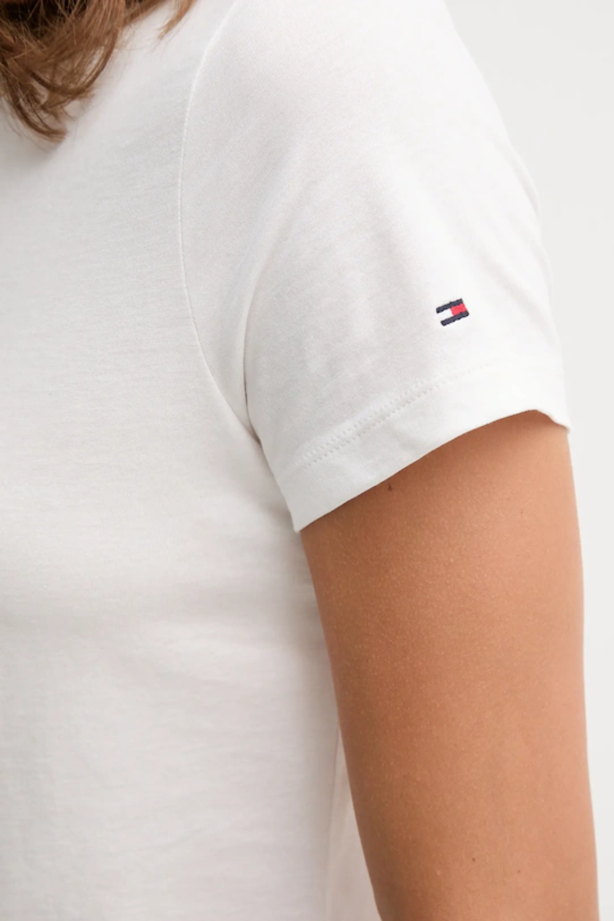 detail CLASSIC SCRIPT REG SS TEE