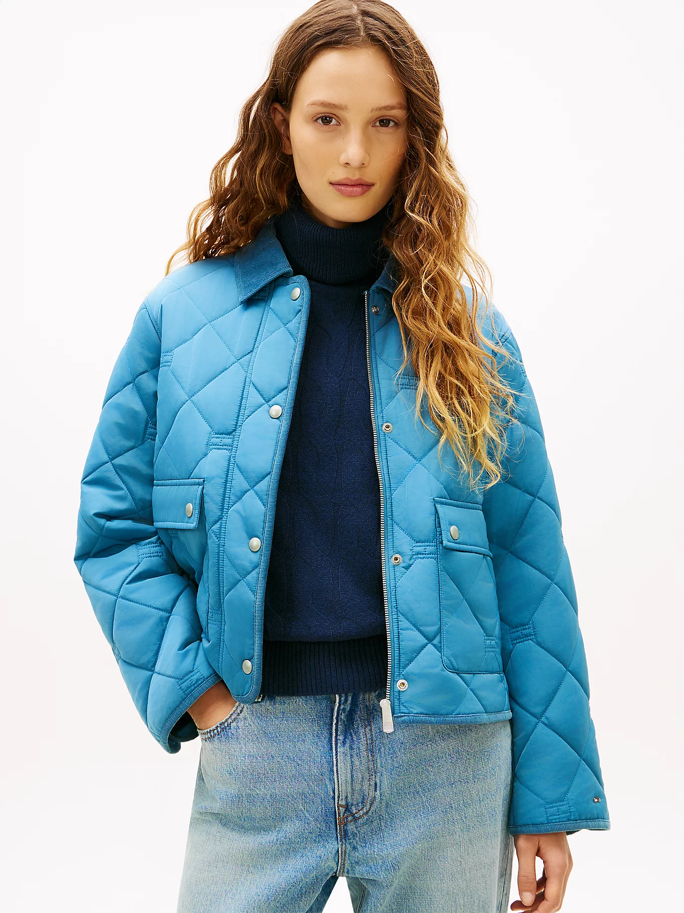 detail Tommy Hilfiger dámska modrá prešívaná bunda