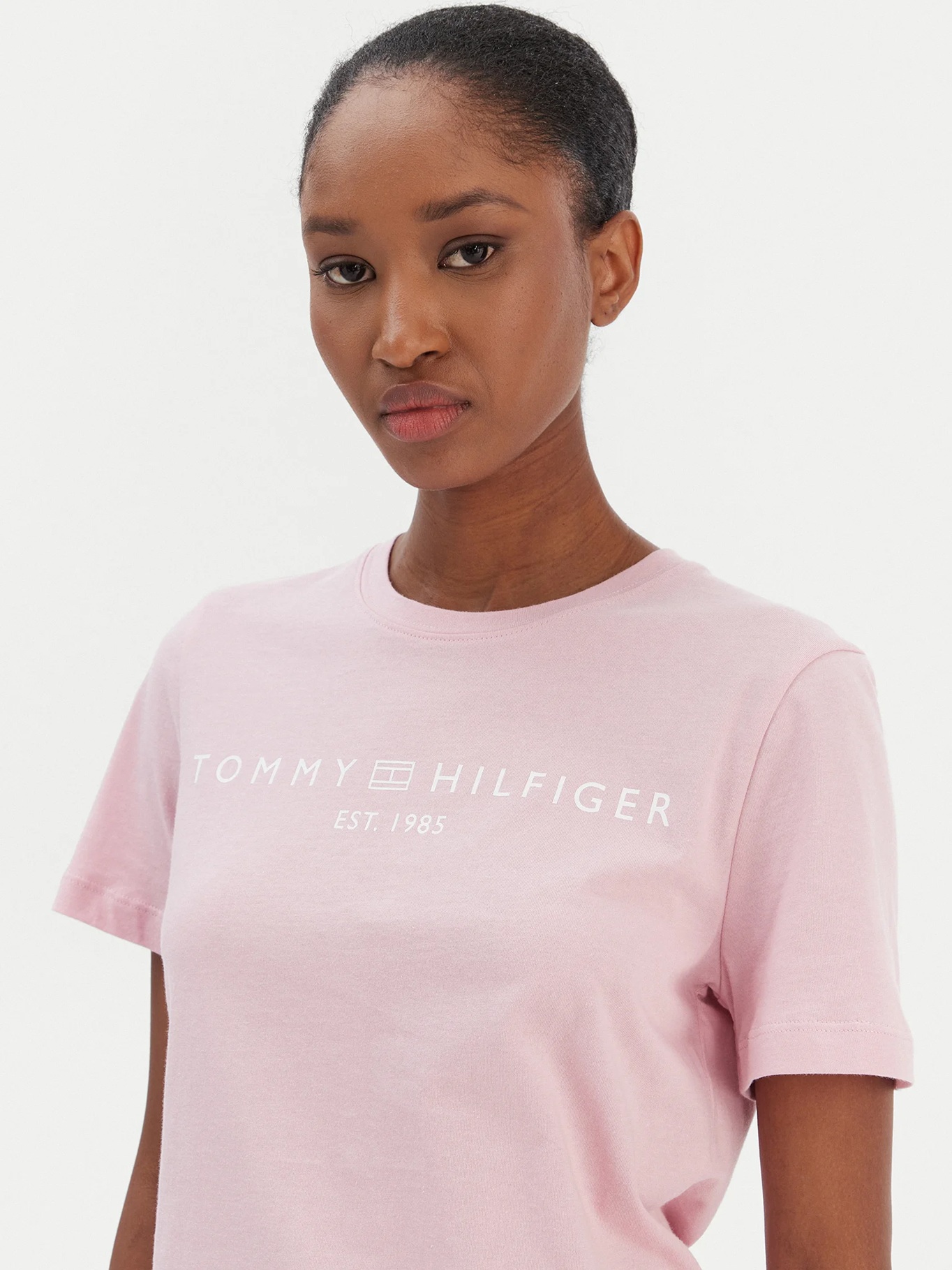 detail Tommy Hilfiger dámske ružové tričko