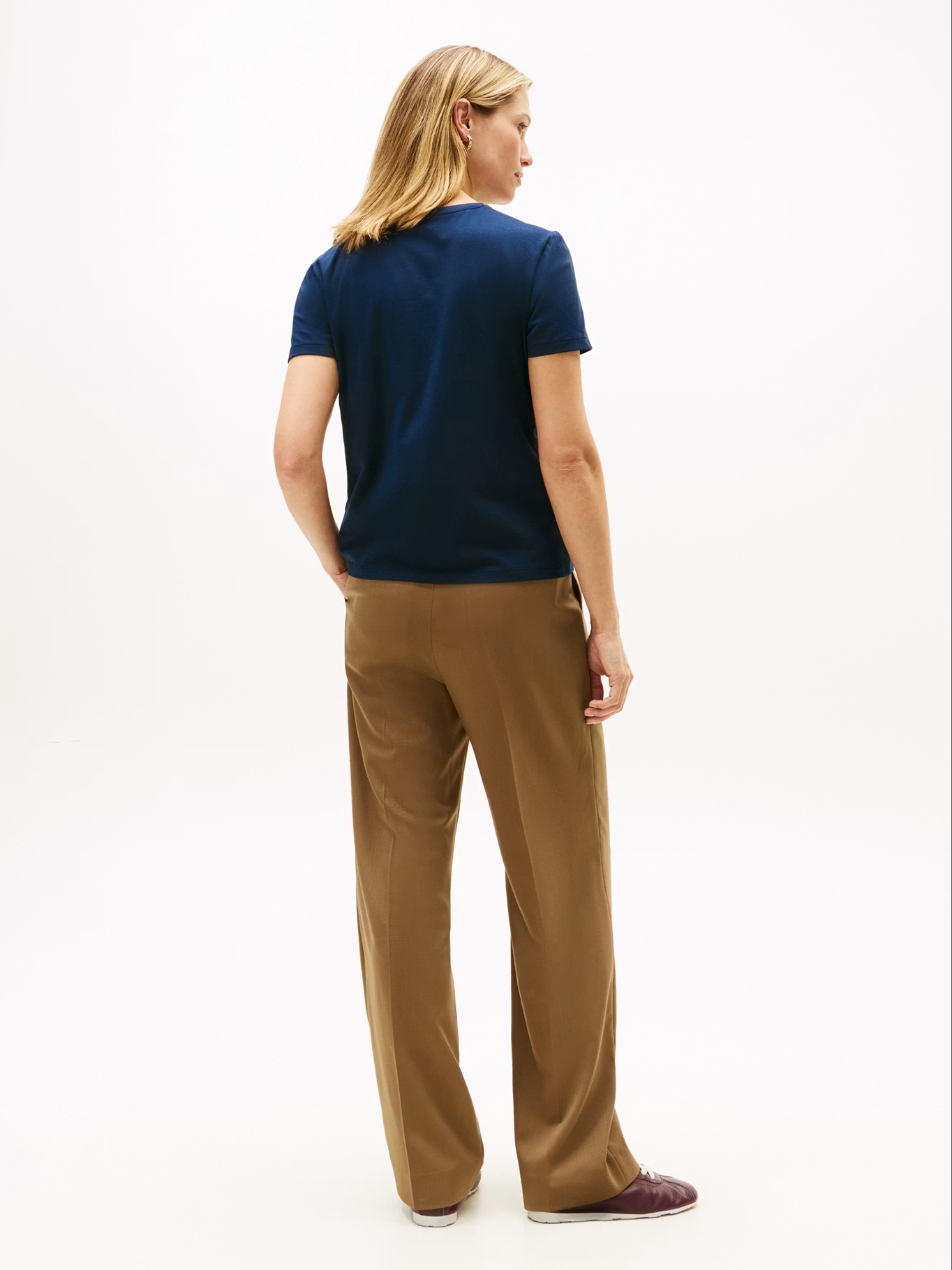 detail Tommy Hilfiger dámske tmavo modré tričko