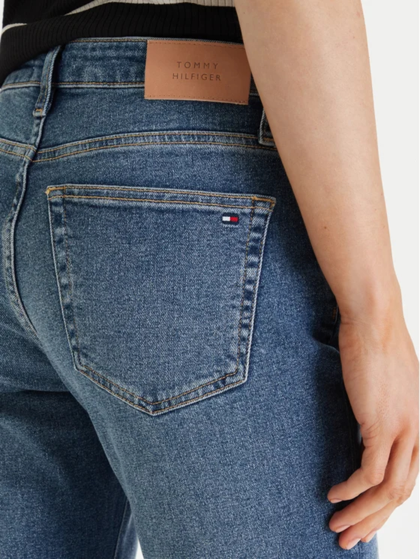 detail Tommy Hilfiger dámske modré džínsy