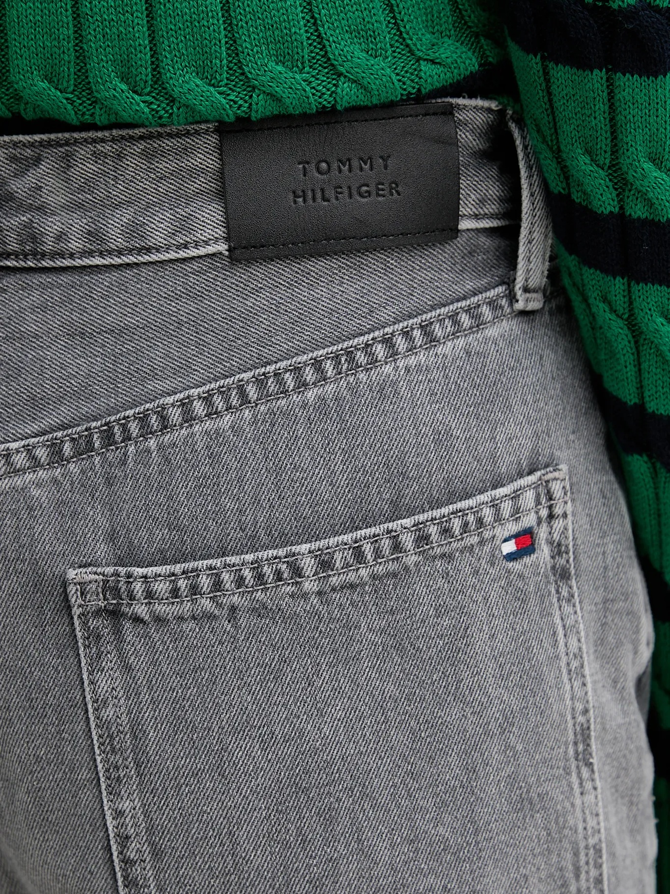 detail Tommy Hilfiger dámske šedé džínsy