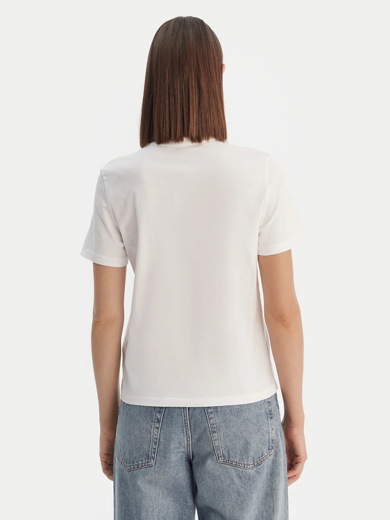 detail Calvin Klein dámske biele tričko