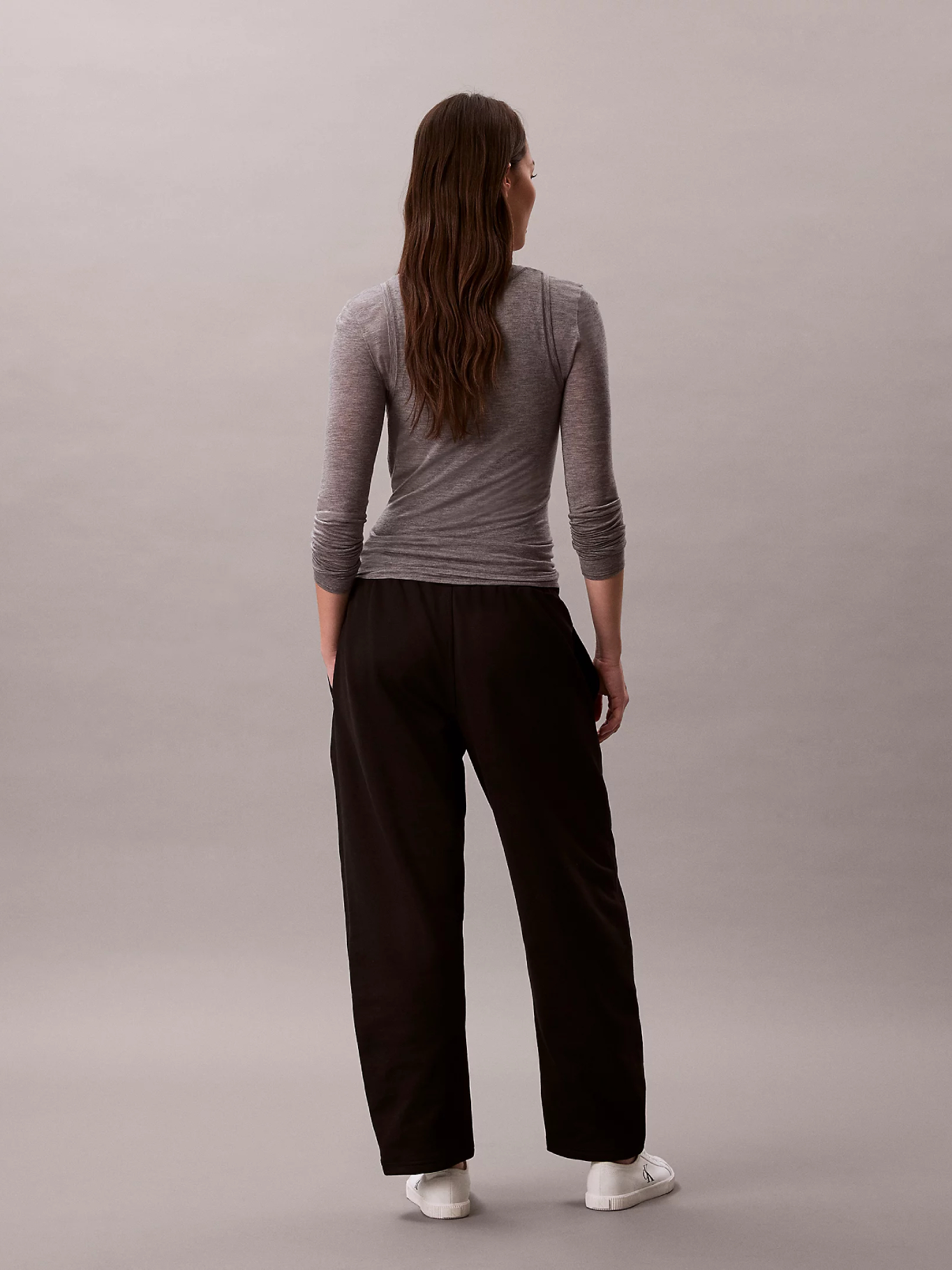 detail Calvin Klein dámske čierne tepláky