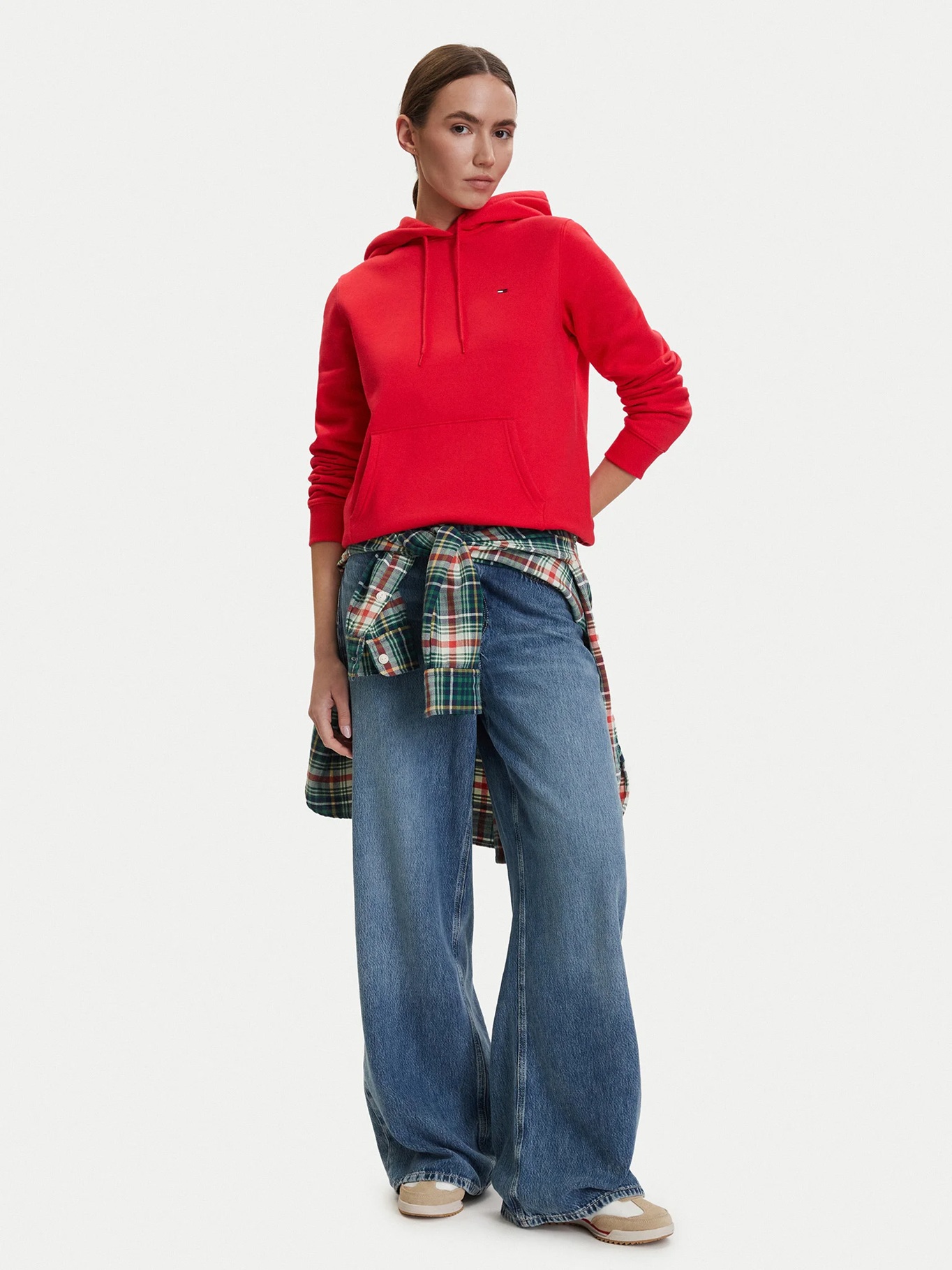 detail Tommy Jeans dámska červená mikina