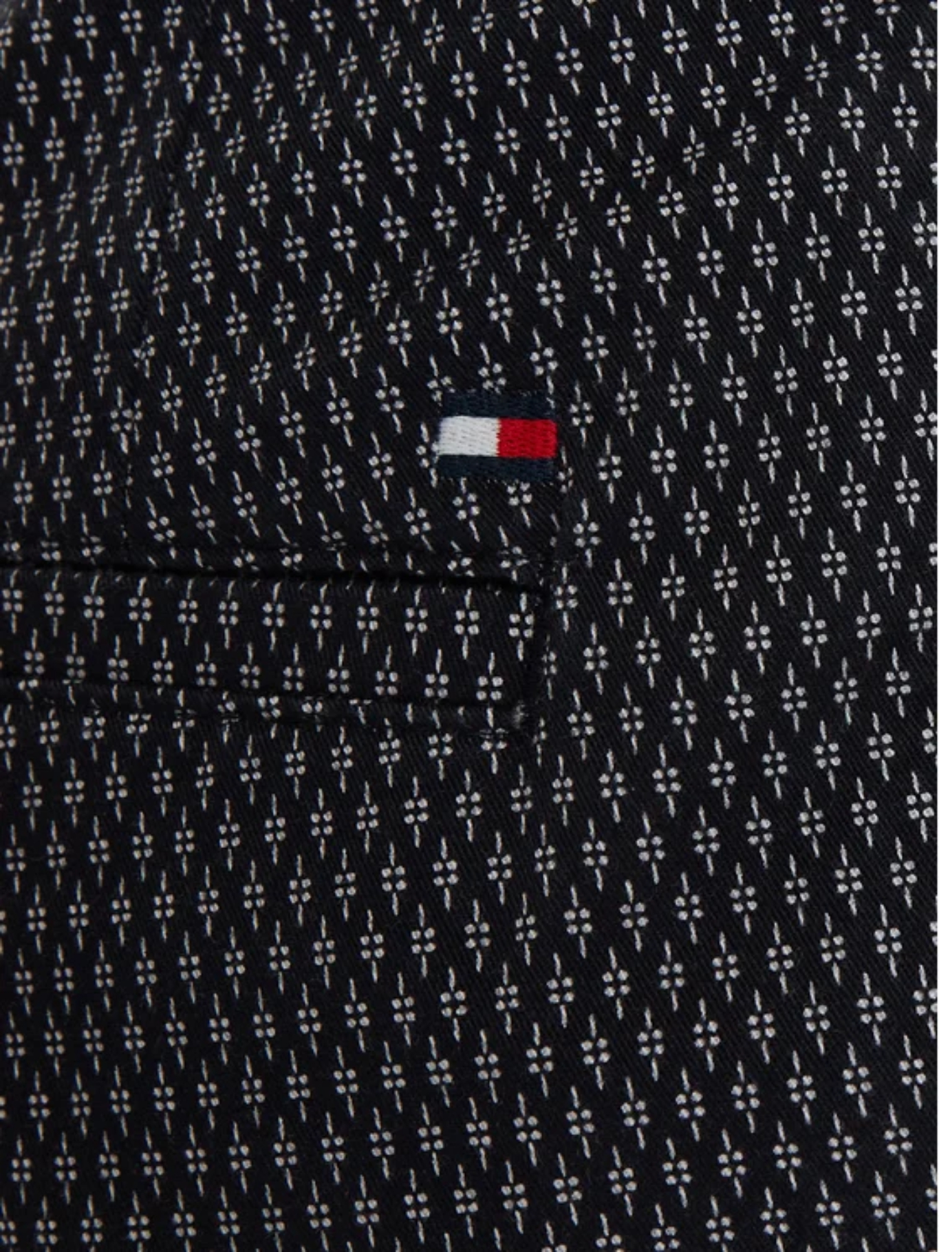 detail Tommy Hilfiger pánske tmavo modré kraťasy
