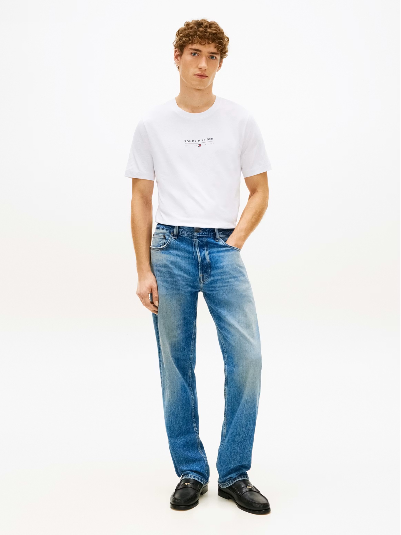 detail Tommy Hilfiger pánske biele tričko