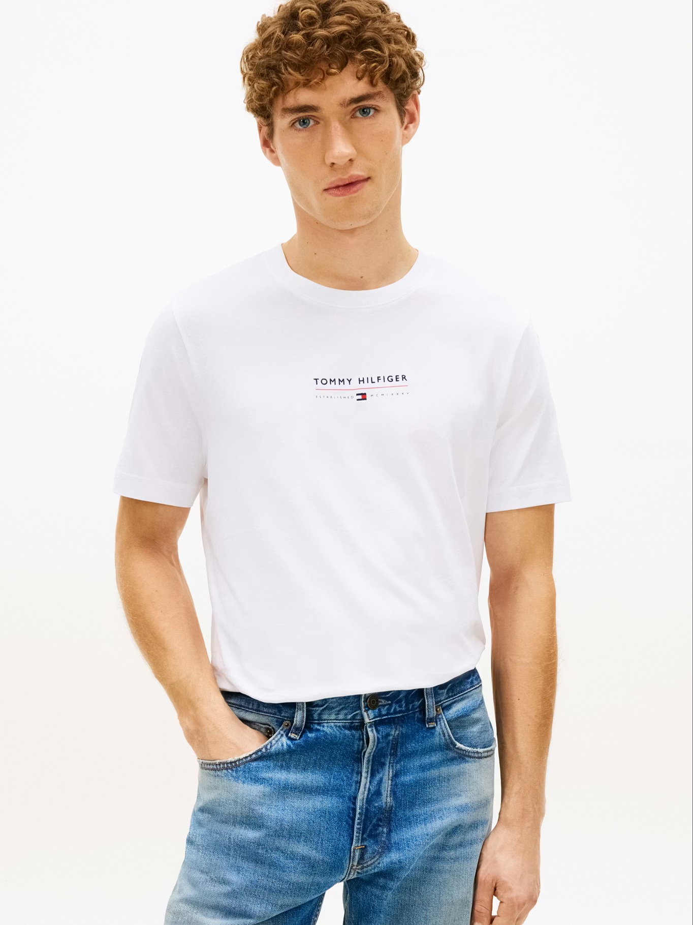 detail Tommy Hilfiger pánske biele tričko