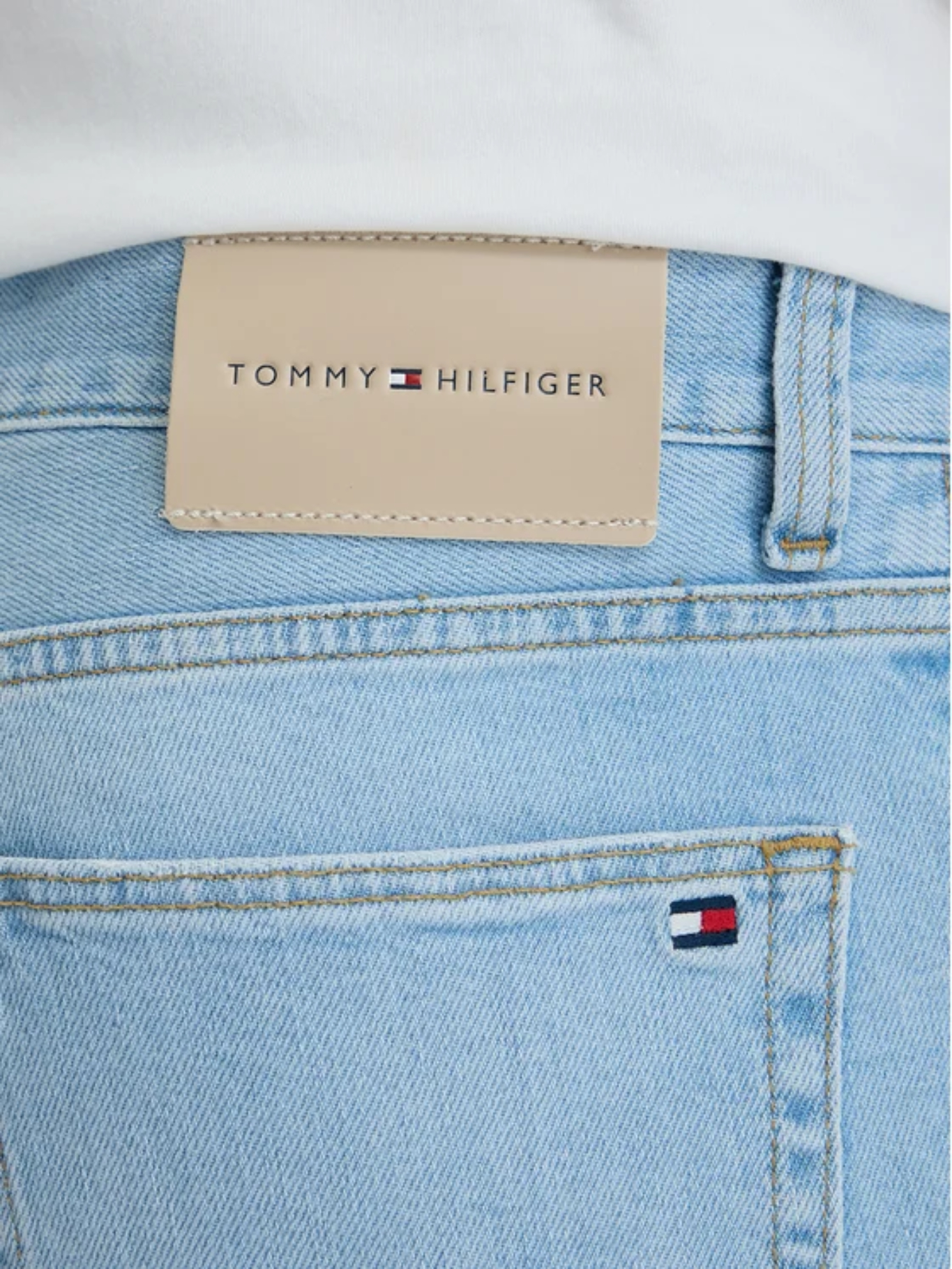 detail Tommy Hilfiger pánske svetlo modré šortky