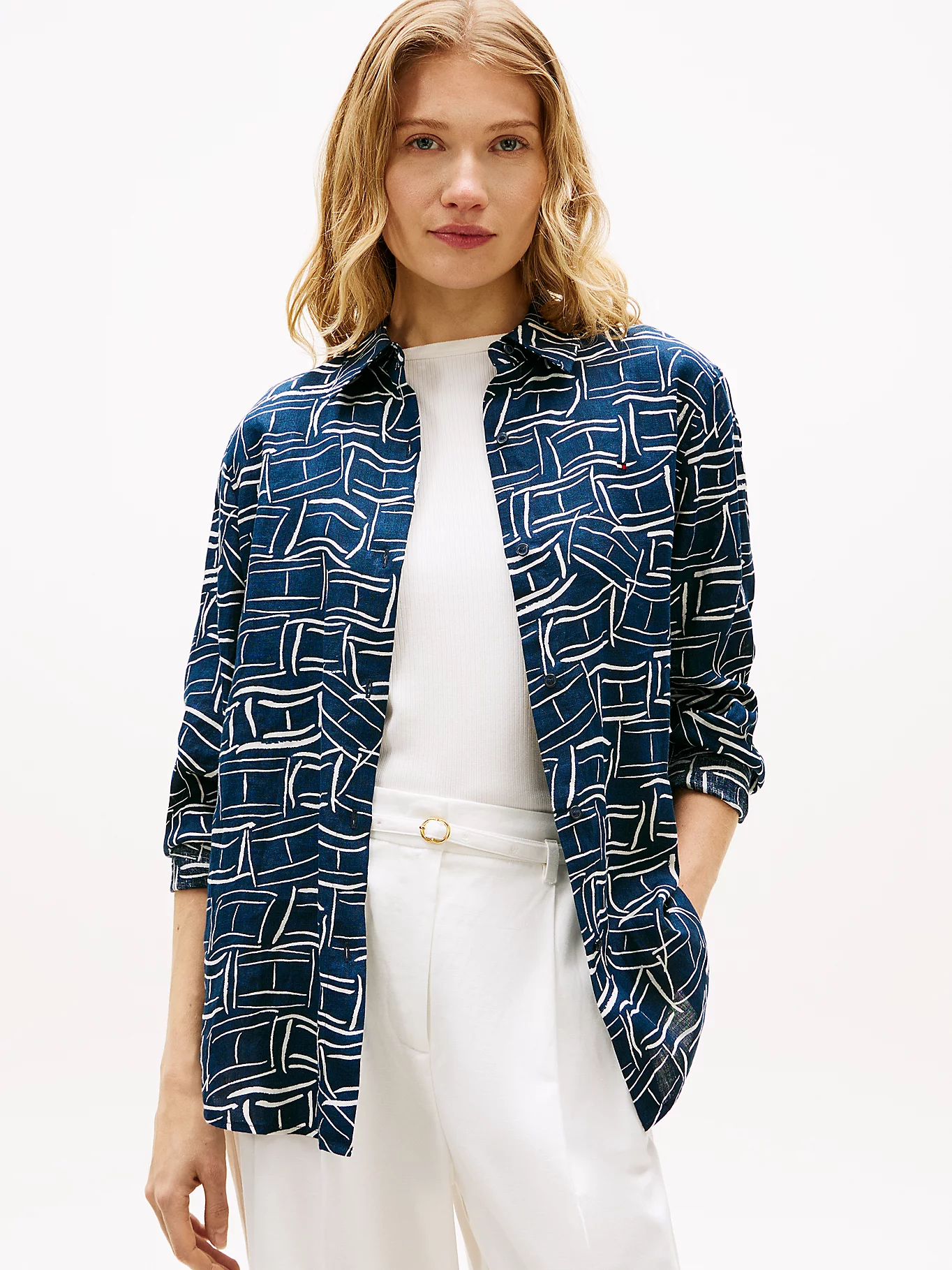 detail Tommy Hilfiger dámska tmavo modrá ľanová košeľa