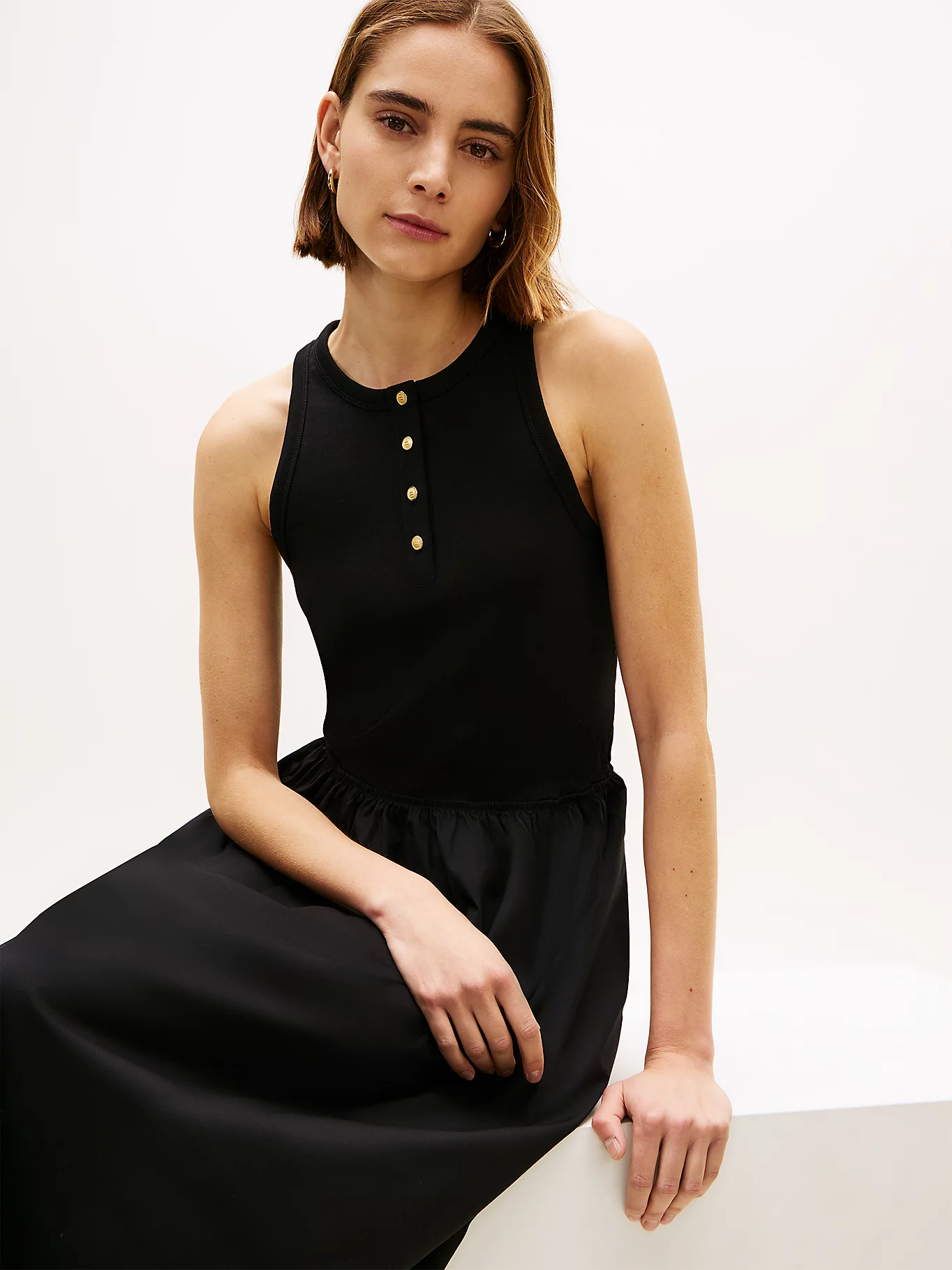 detail Tommy Hilfiger dámske čierne šaty