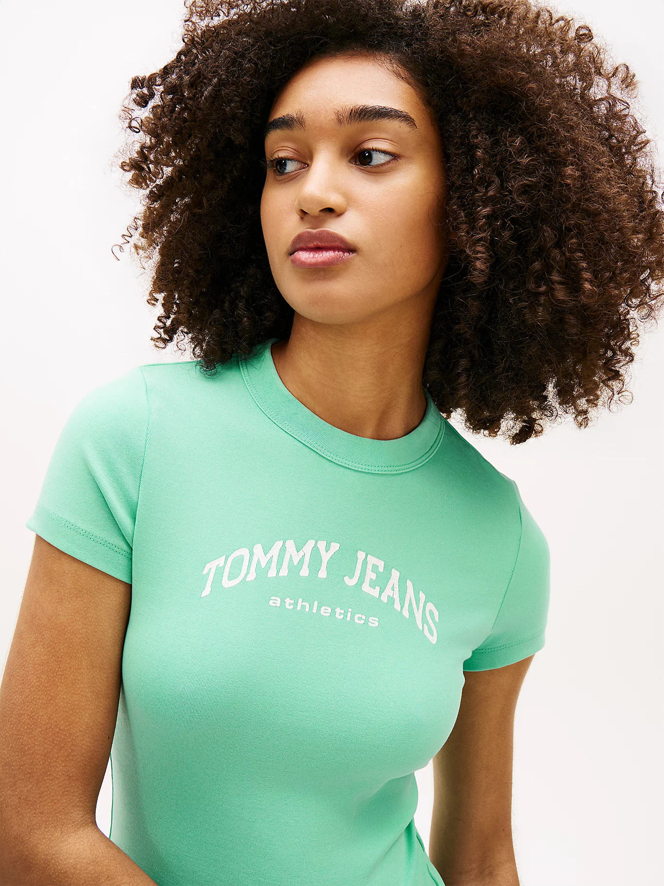 detail Tommy Jeans dámske zelené tričko