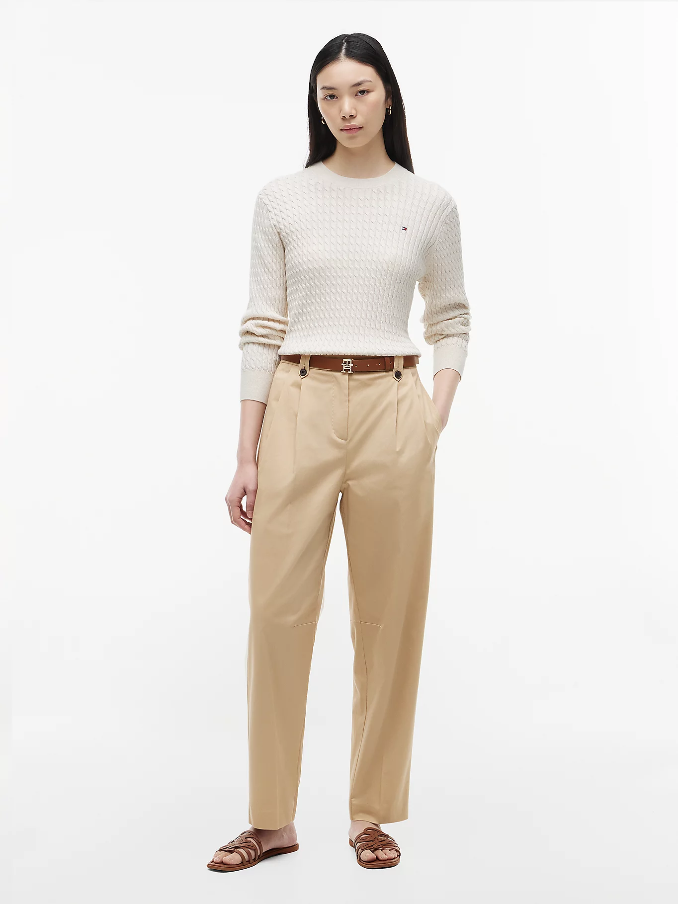 detail Tommy Hilfiger dámsky béžový sveter