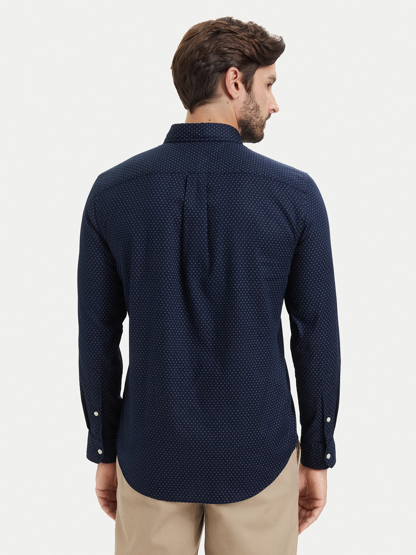 detail Tommy Hilfiger pánska tmavo modrá košeľa