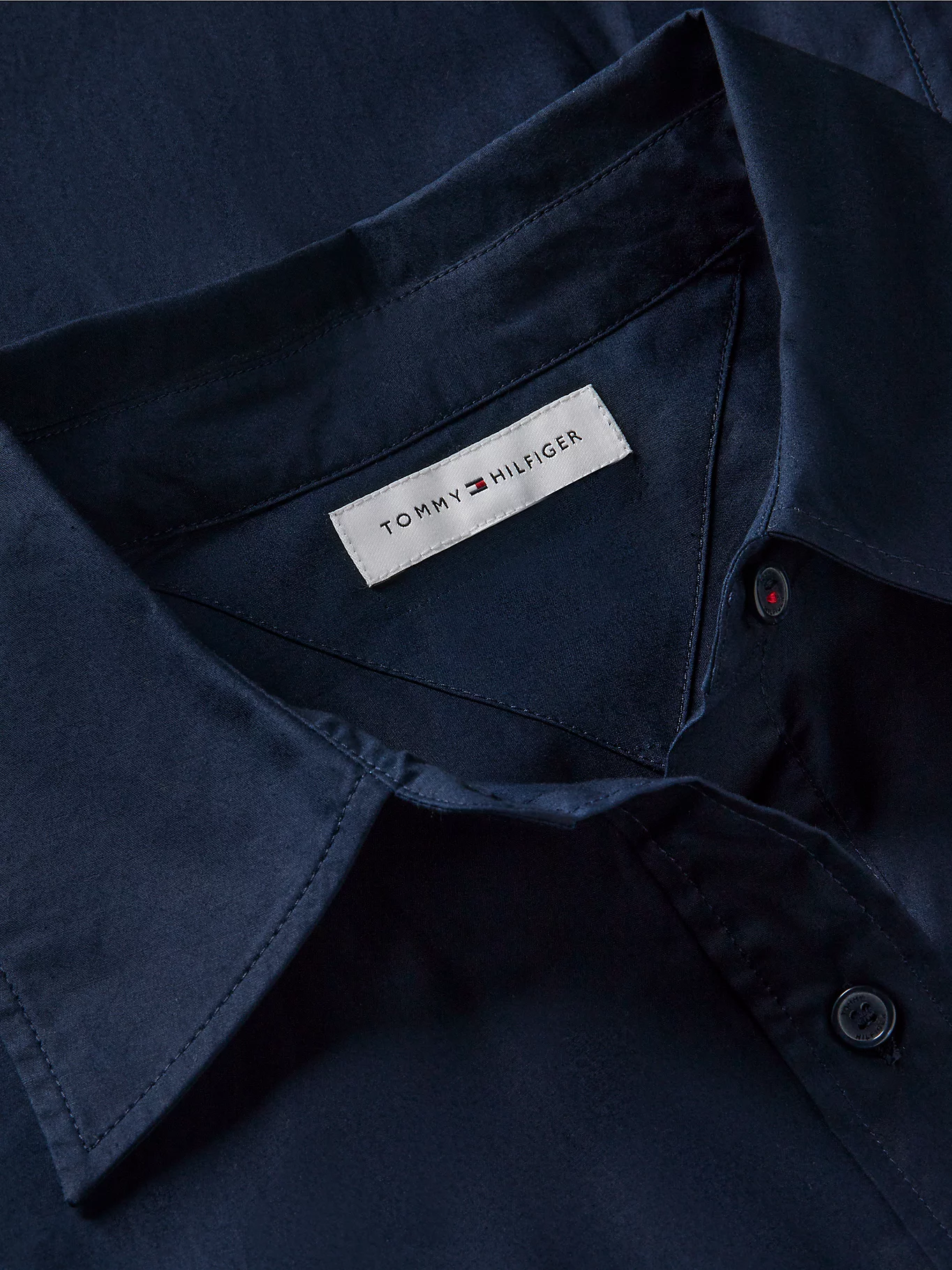 detail Tommy Hilfiger dámske tmavo modré šaty