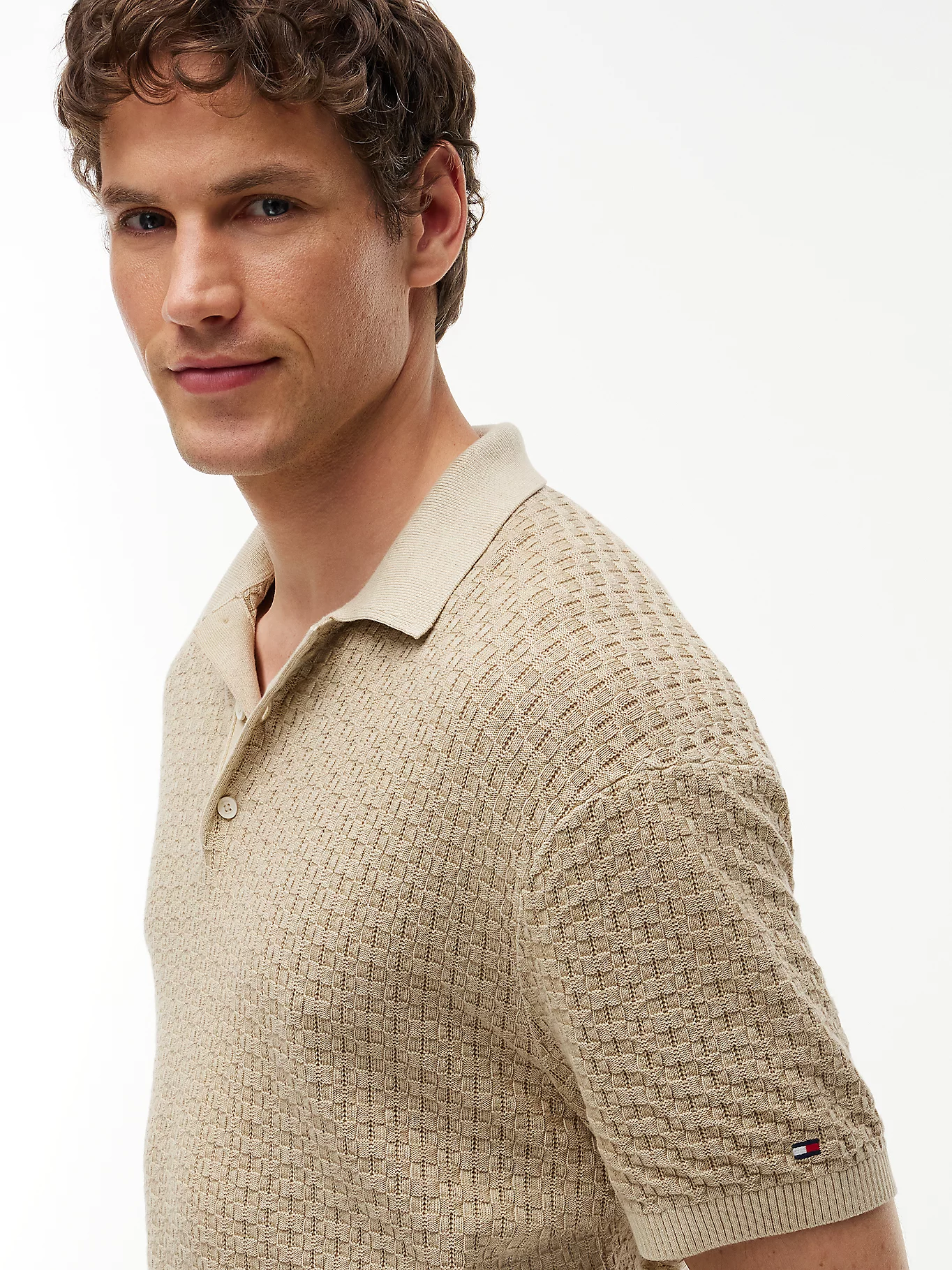 detail Tommy Hilfiger pánske béžové polo tričko