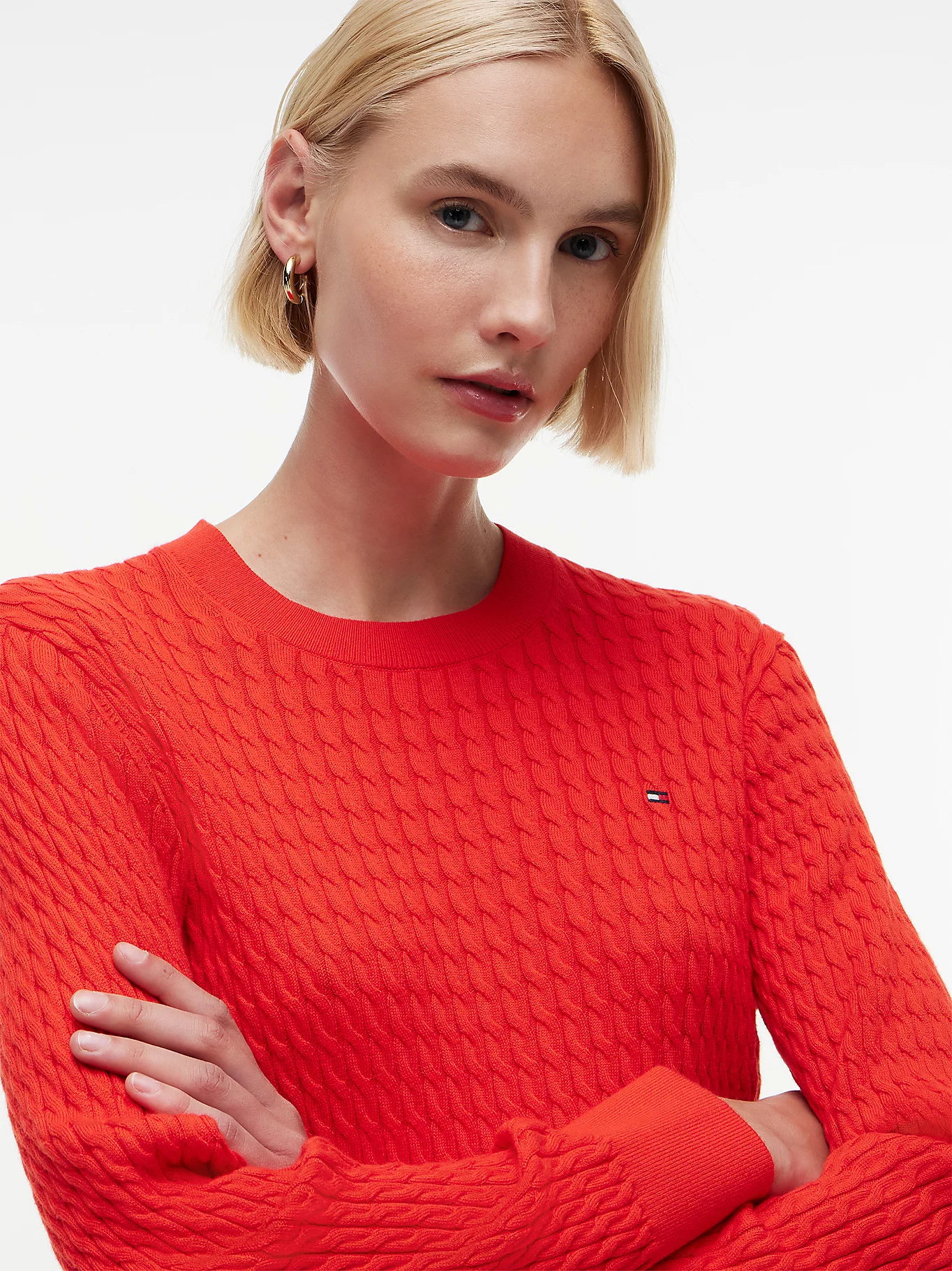 detail Tommy Hilfiger dámsky červený sveter