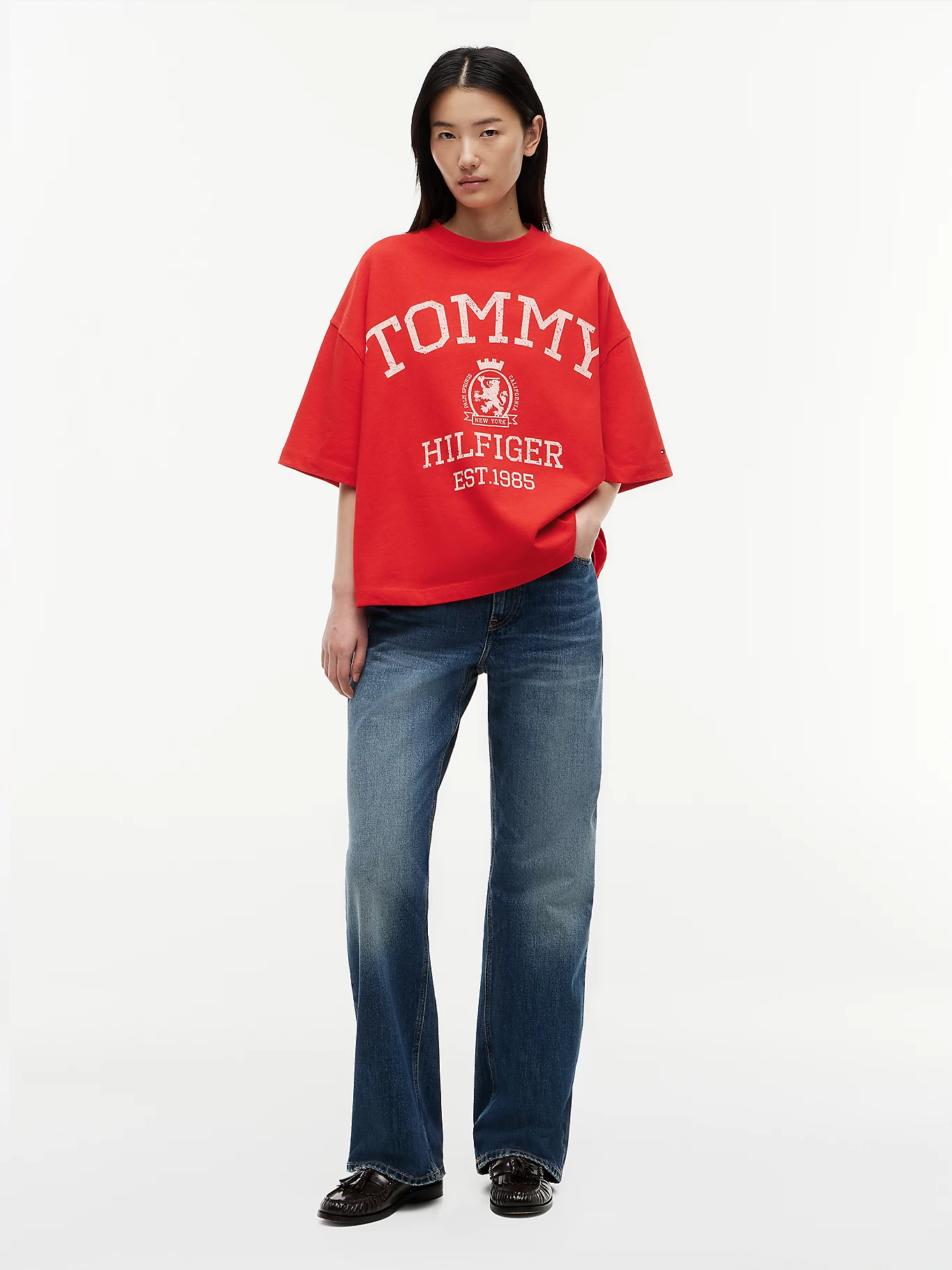 detail Tommy Hilfiger dámske červené tričko