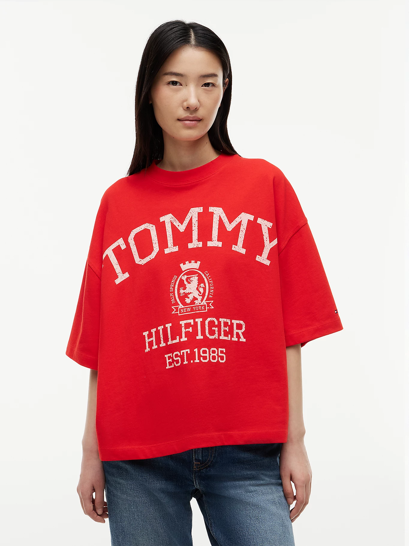 detail Tommy Hilfiger dámske červené tričko