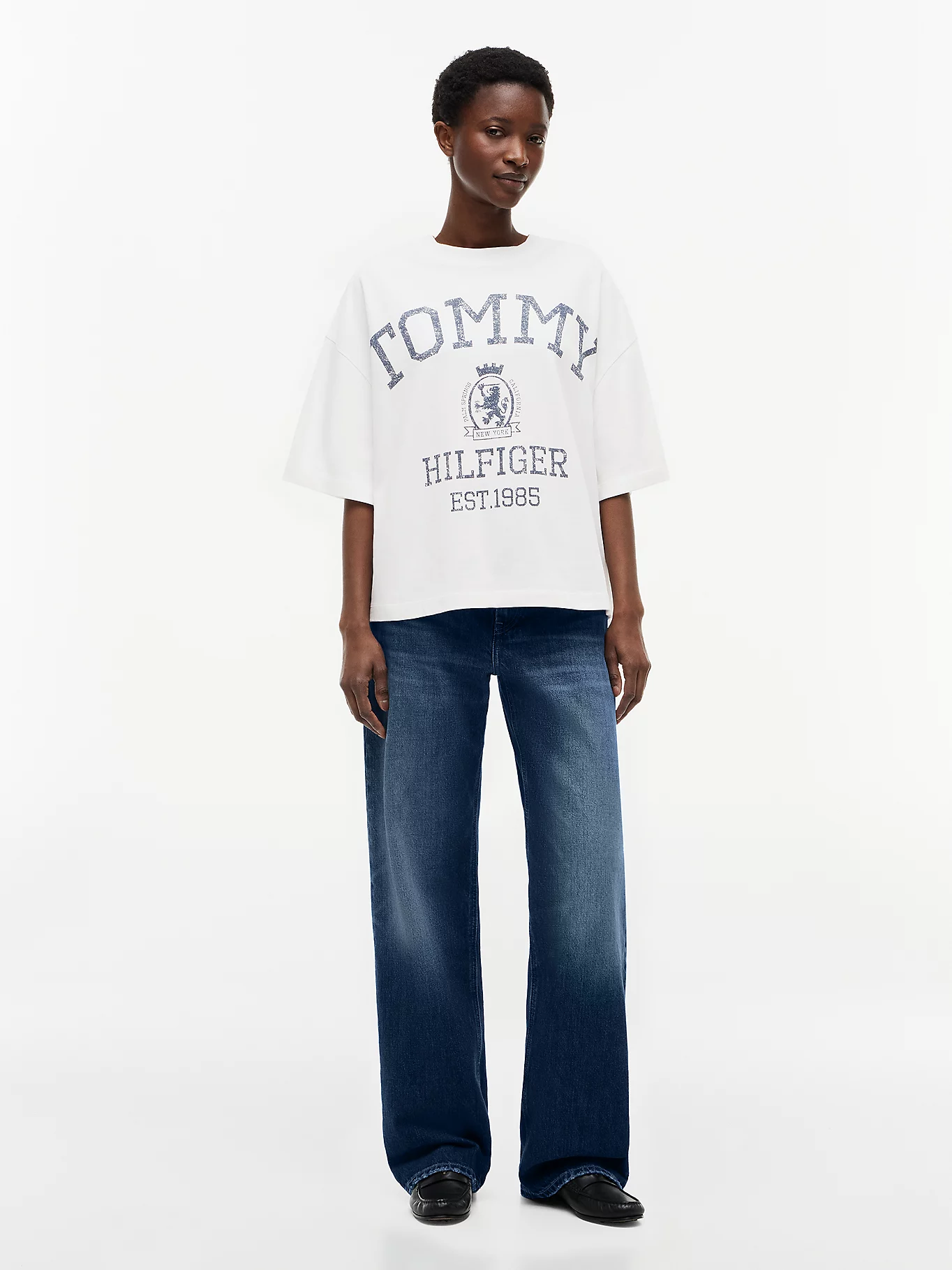 detail Tommy Hilfiger dámske biele tričko