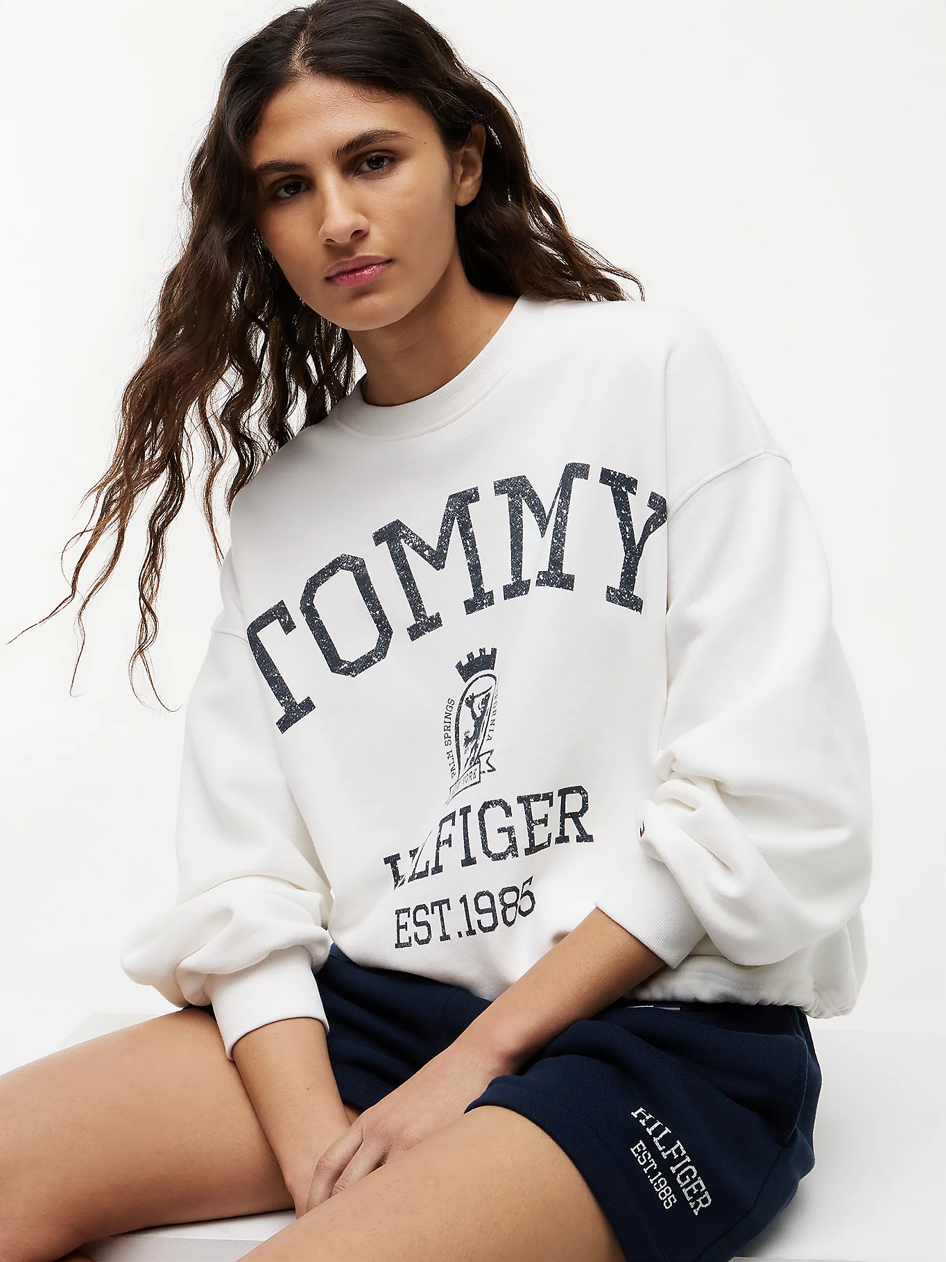 detail Tommy Hilfiger dámska biela mikina