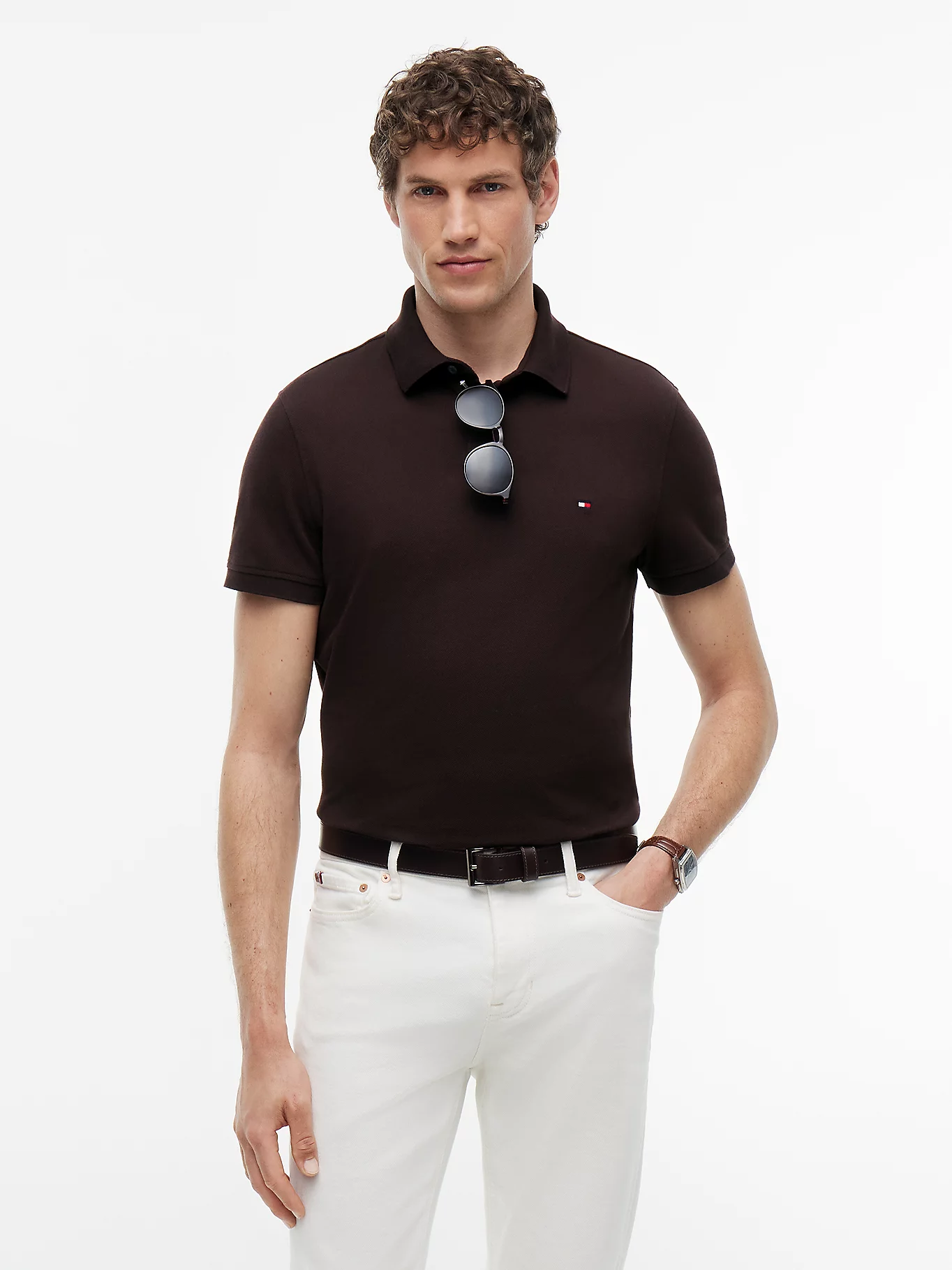 detail Tommy Hilfiger pánske tmavo hnedé polo tričko