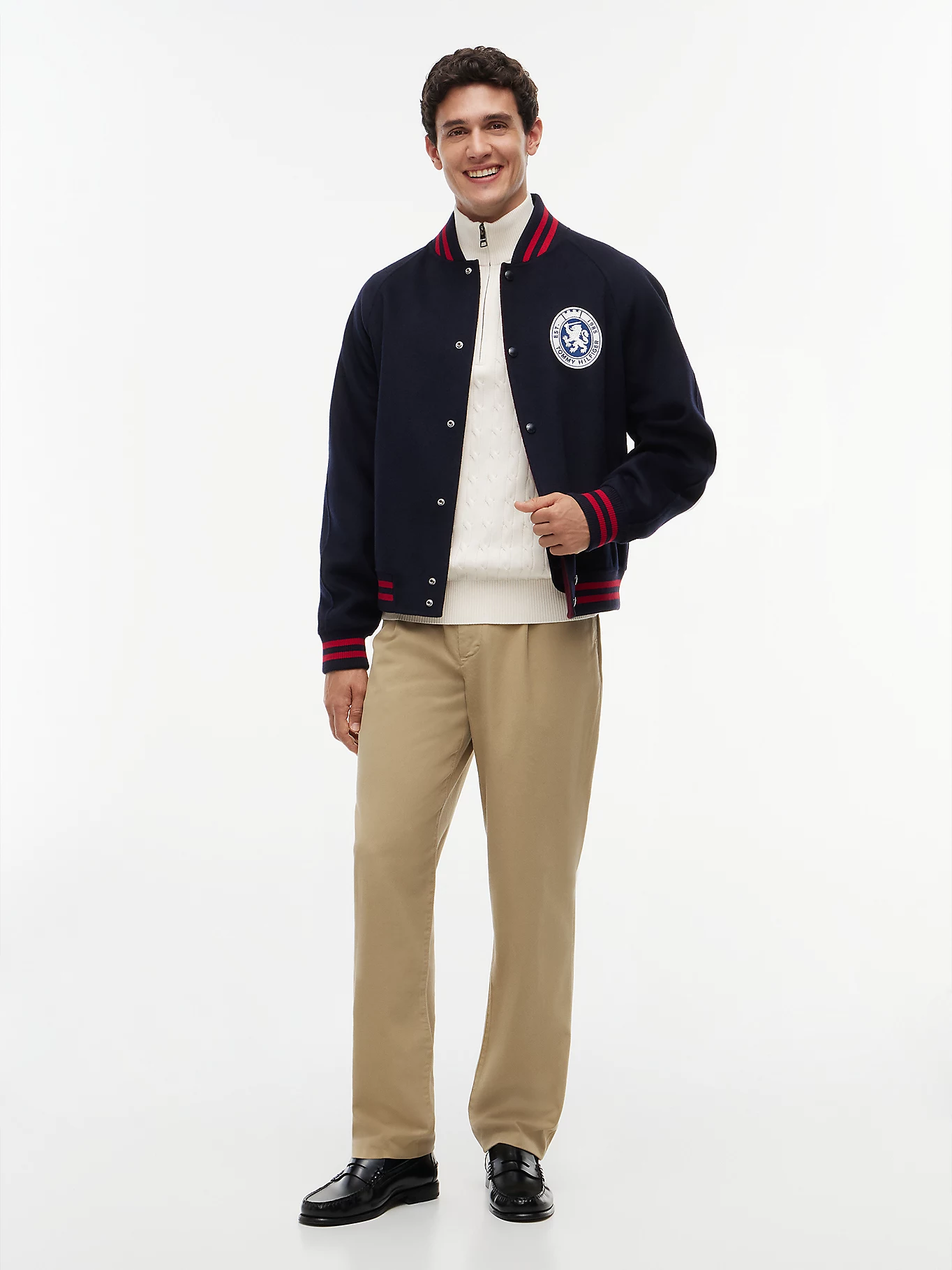 detail Tommy Hilfiger pánsky krémový sveter