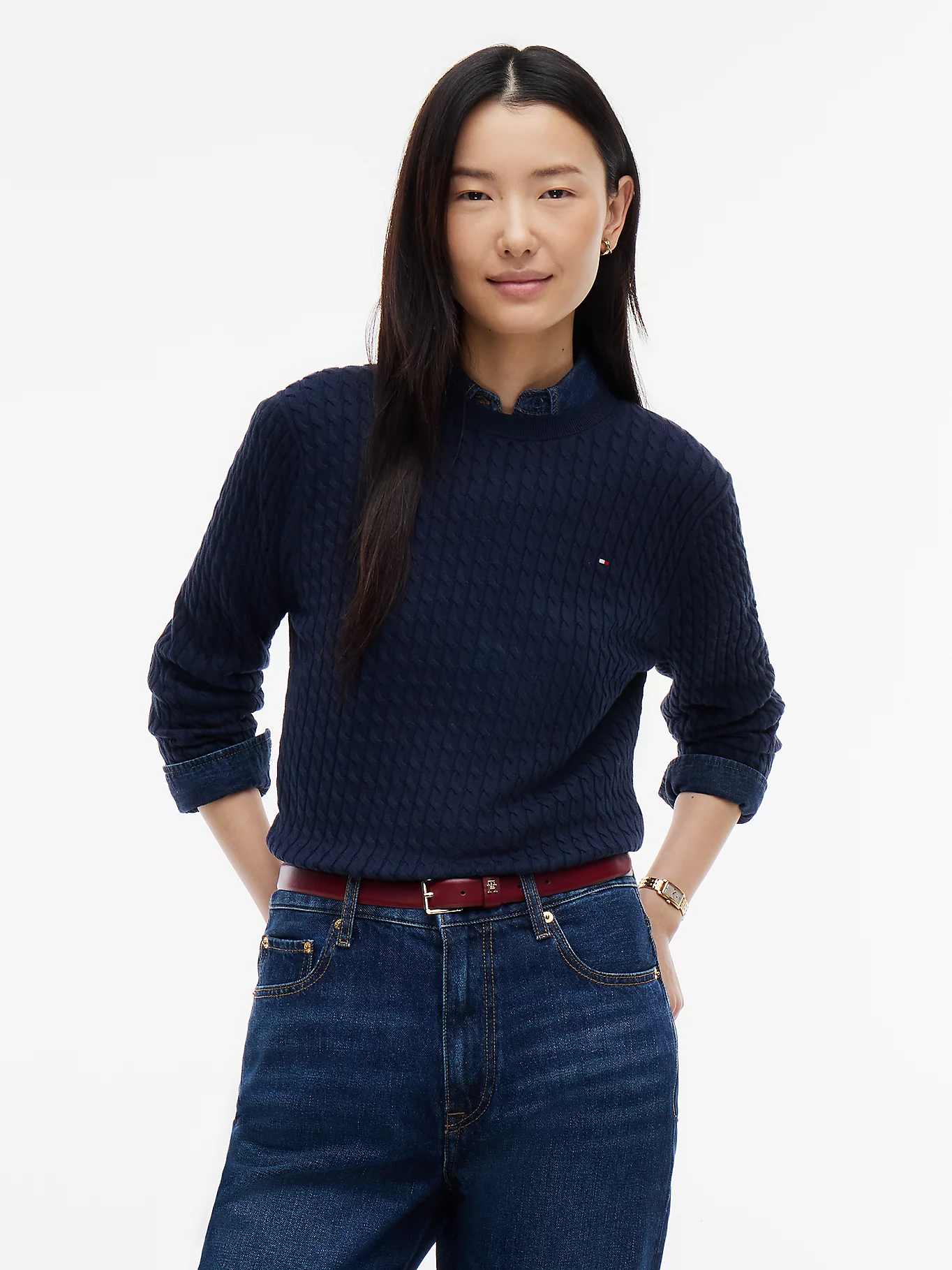 detail Tommy Hilfiger dámsky tmavomodrý sveter