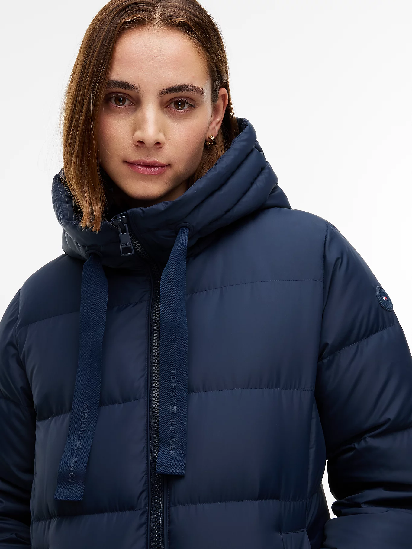 detail Tommy Hilfiger dámsky tmavomodrý kabát
