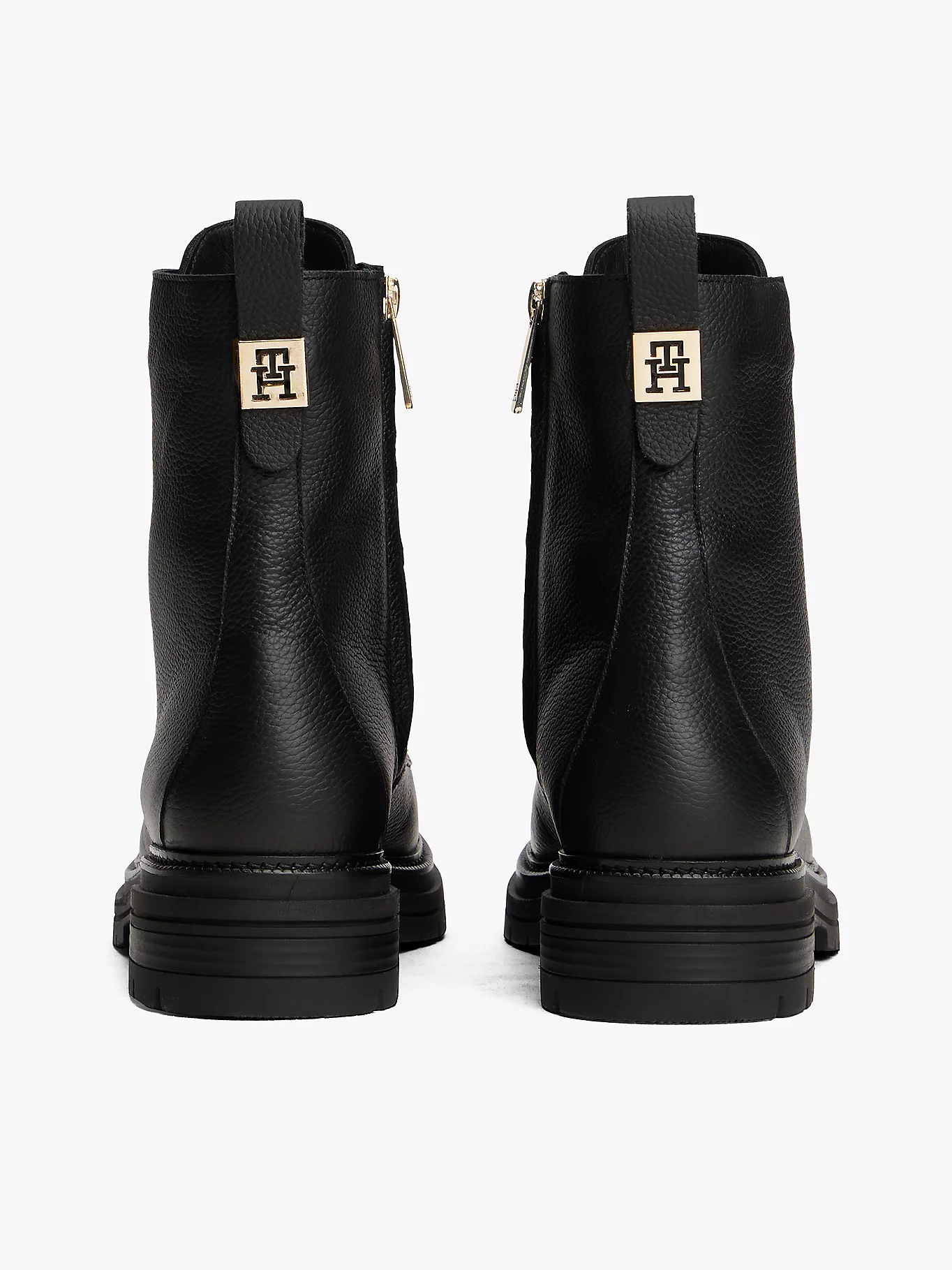 detail   Tommy Hilfiger dámske čierne členkové topánky