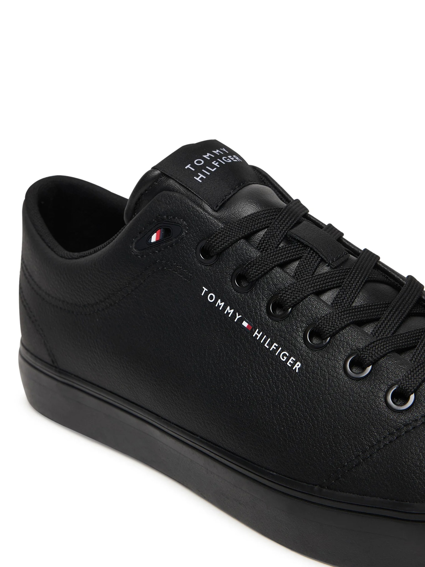 detail   Tommy Hilfiger pánske čierne tenisky