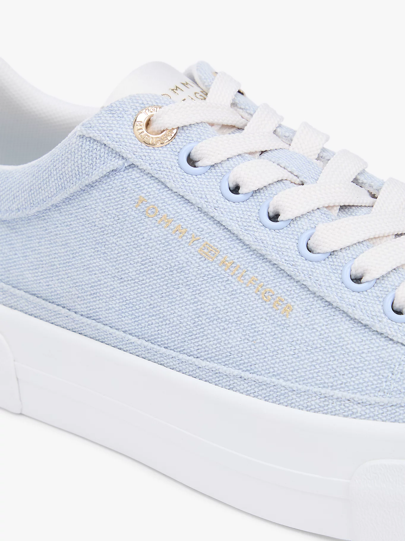 detail Tommy Hilfiger dámske svetlo modré tenisky