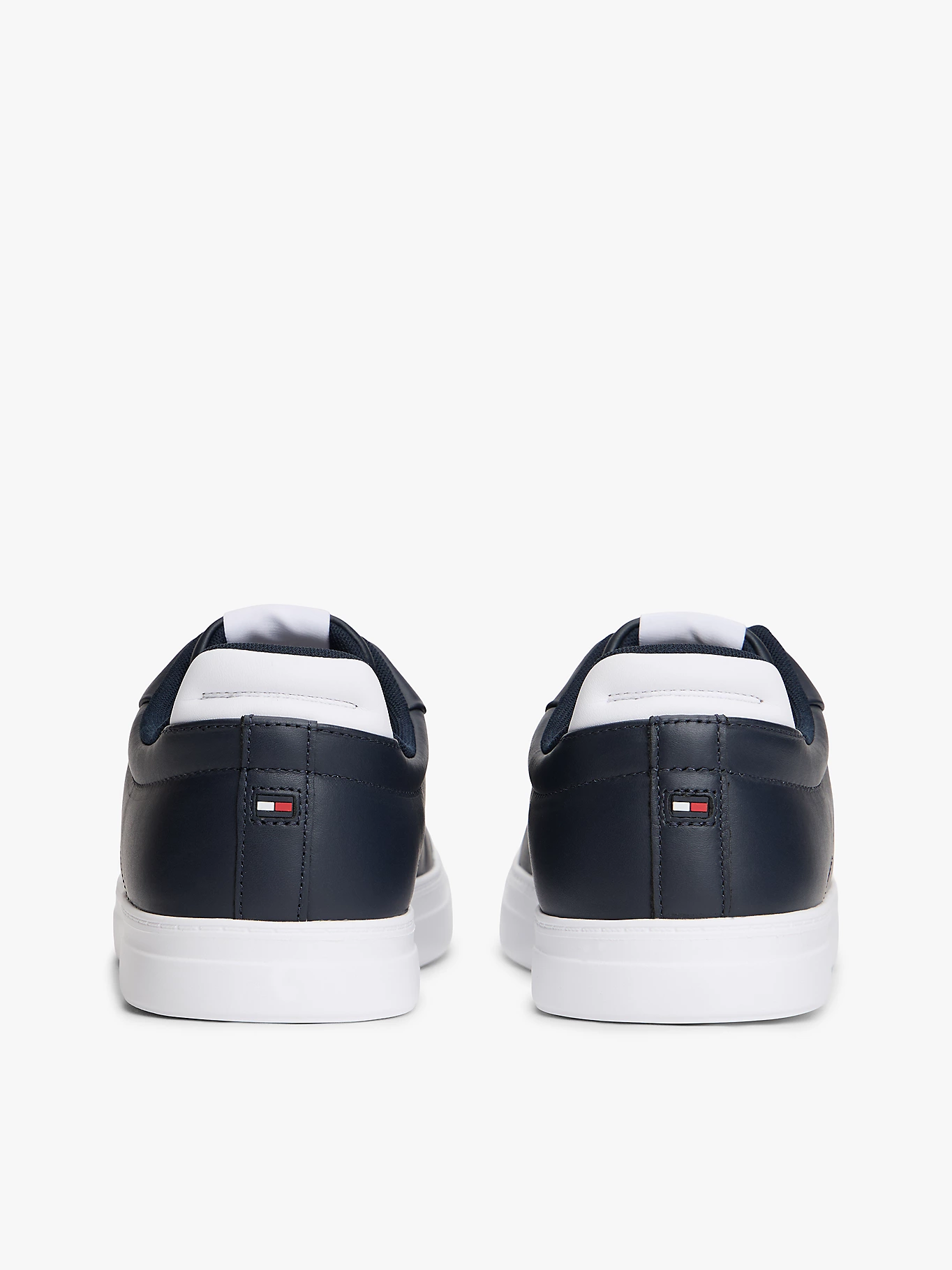 detail Tommy Hilfiger pánske tmavo modré tenisky