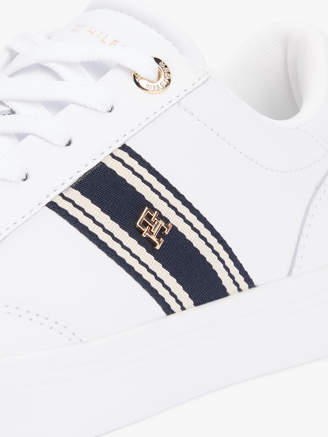 detail Tommy Hilfiger dámske biele tenisky