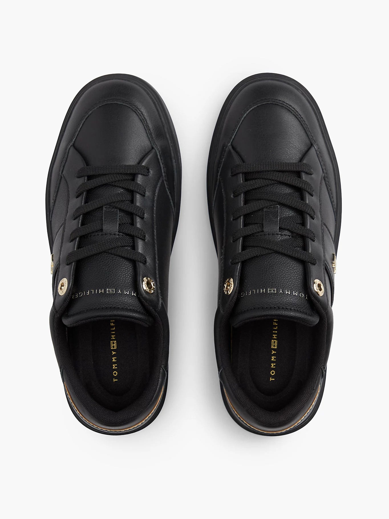detail Tommy Hilfiger dámske čierne tenisky