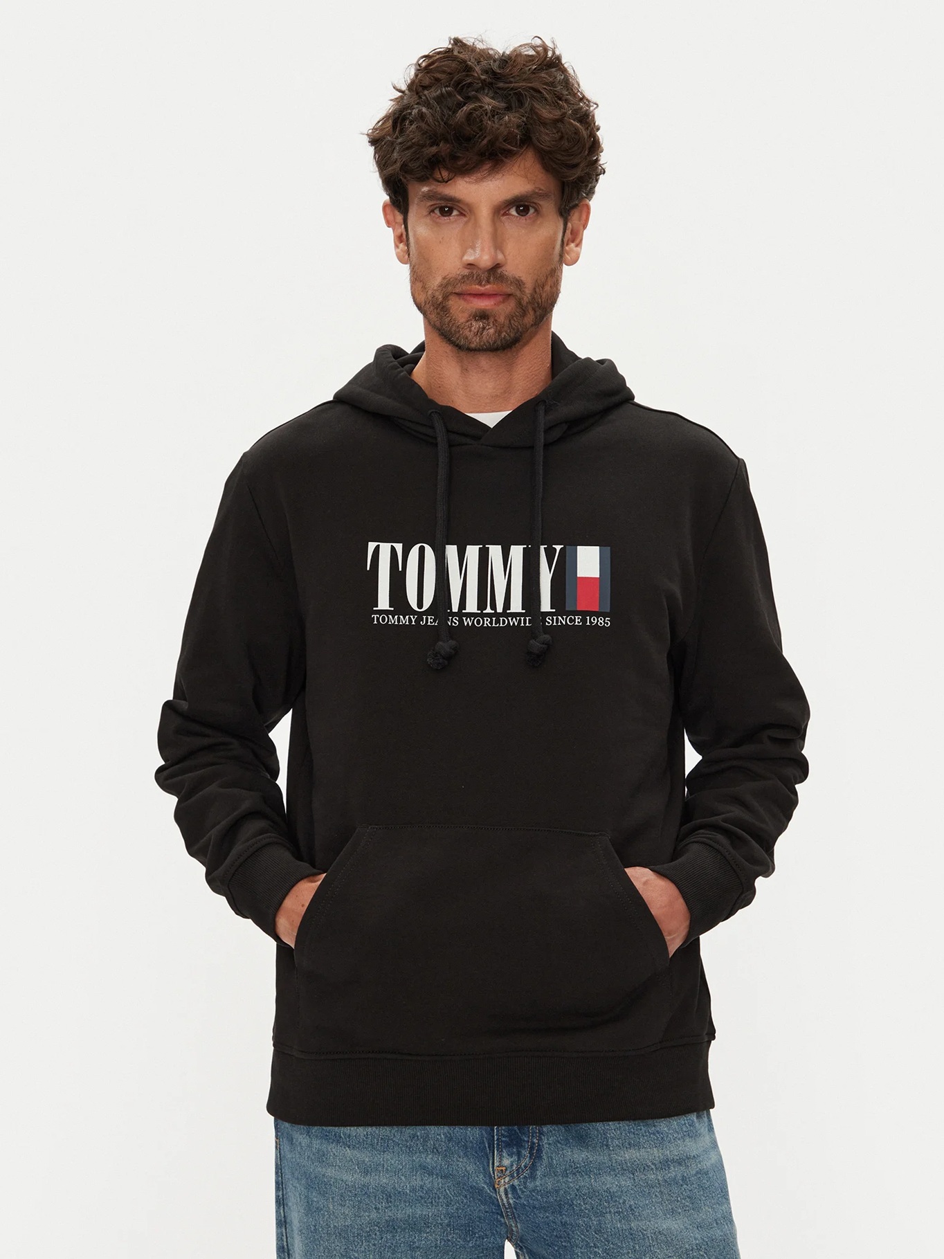 detail Tommy Jeans pánska čierna mikina