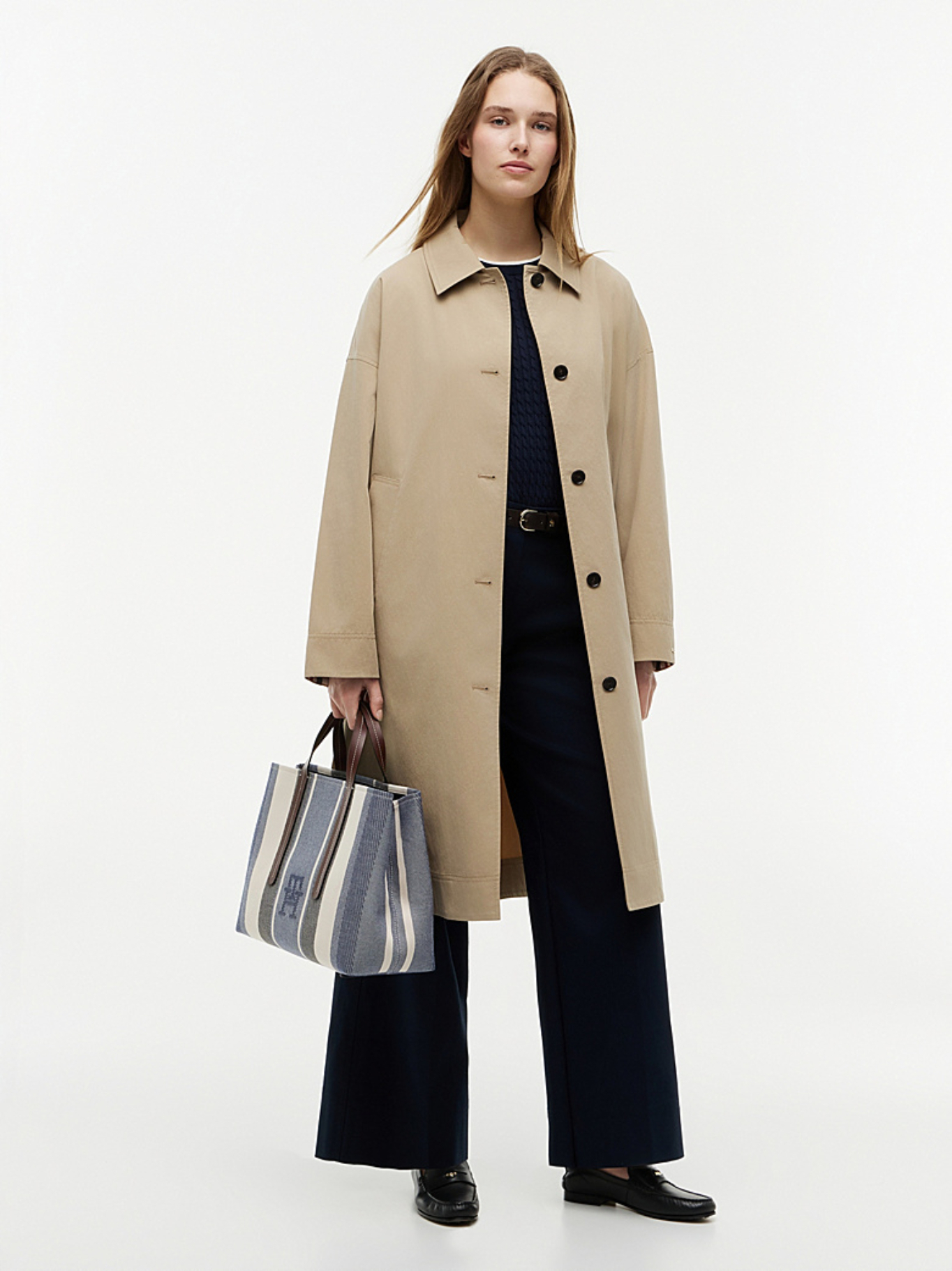detail Tommy Hilfiger dámska modrá kabelka
