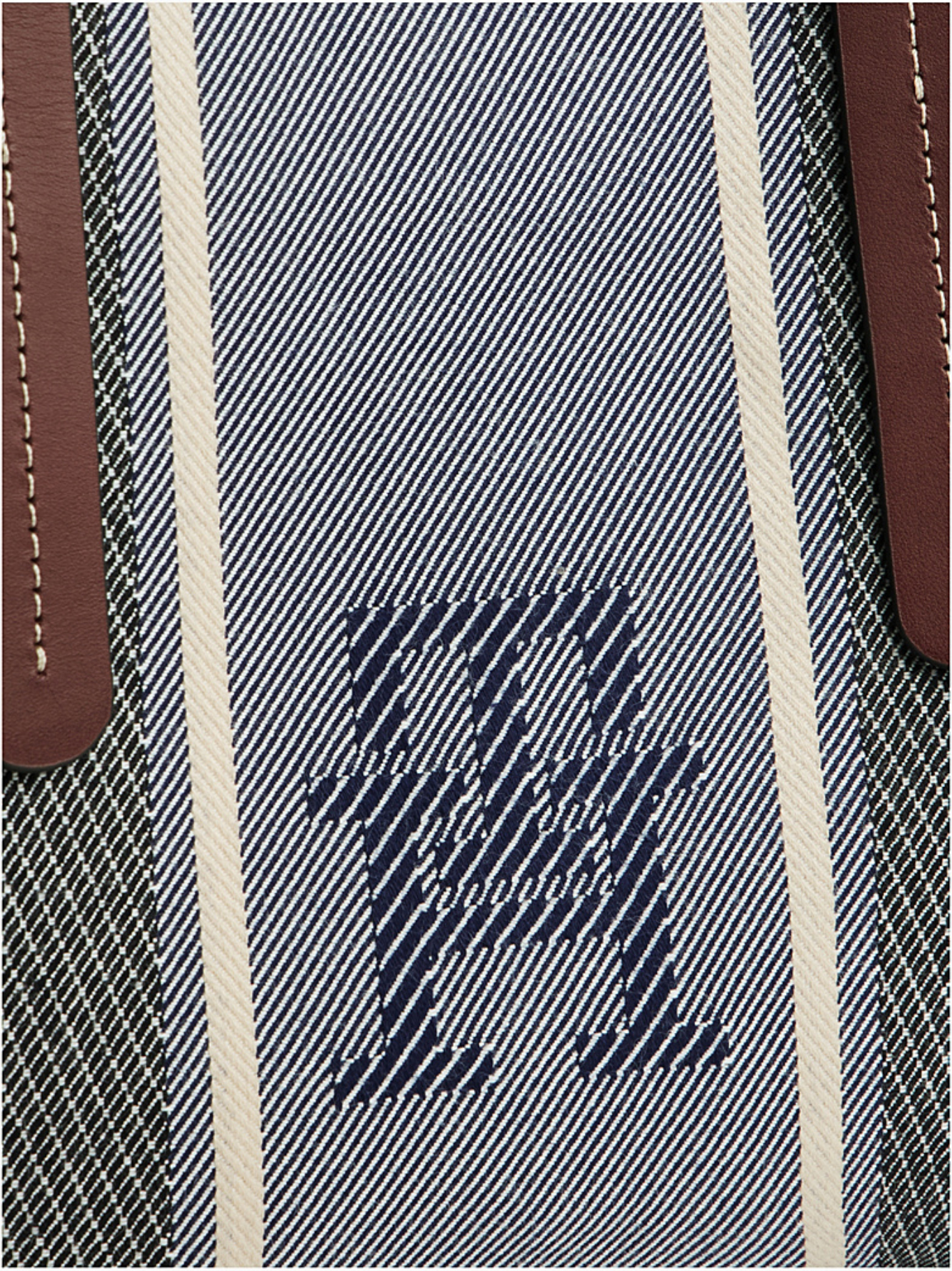 detail Tommy Hilfiger dámska modrá kabelka