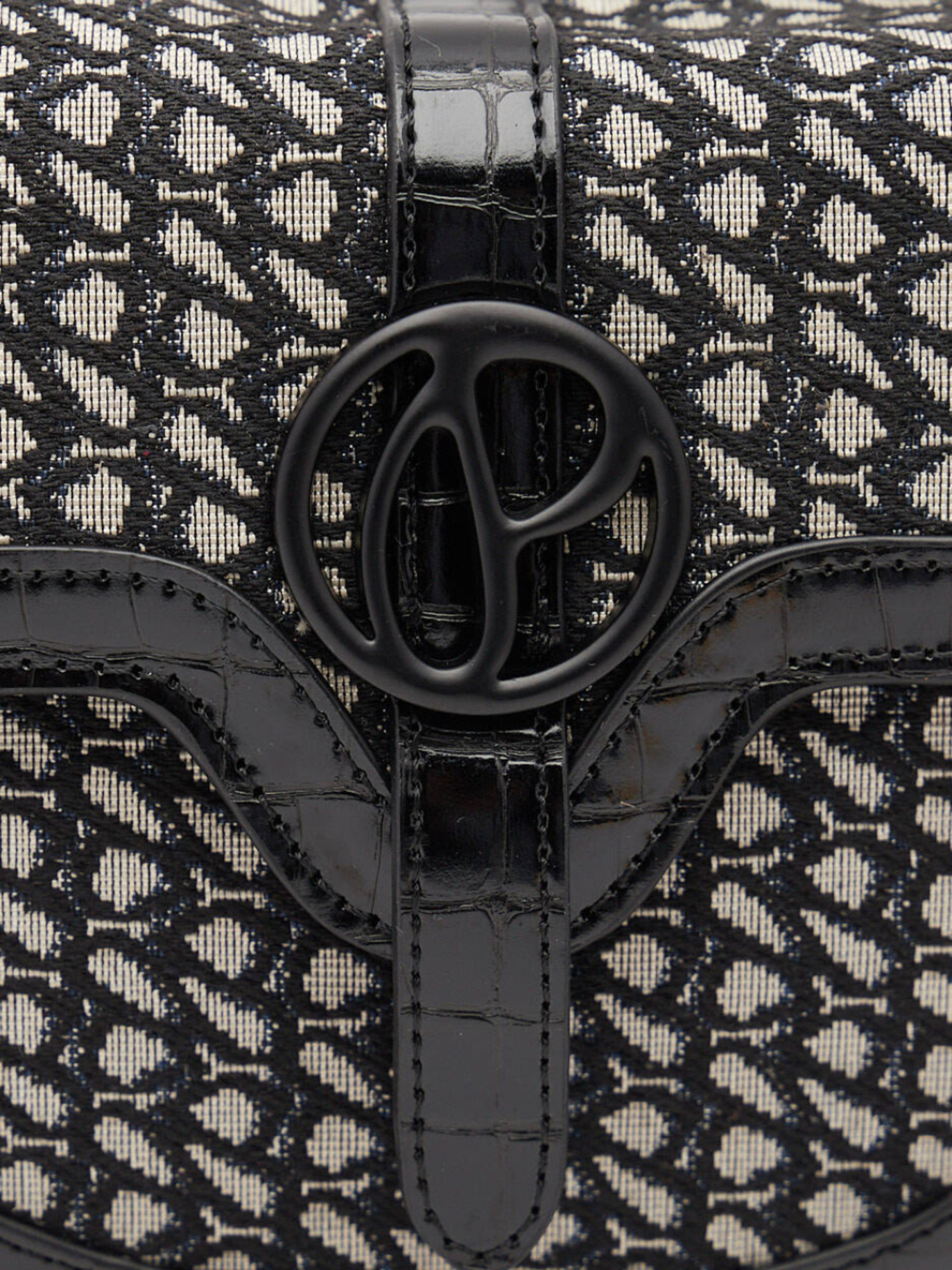 detail Pepe Jeans dámska čierna kabelka