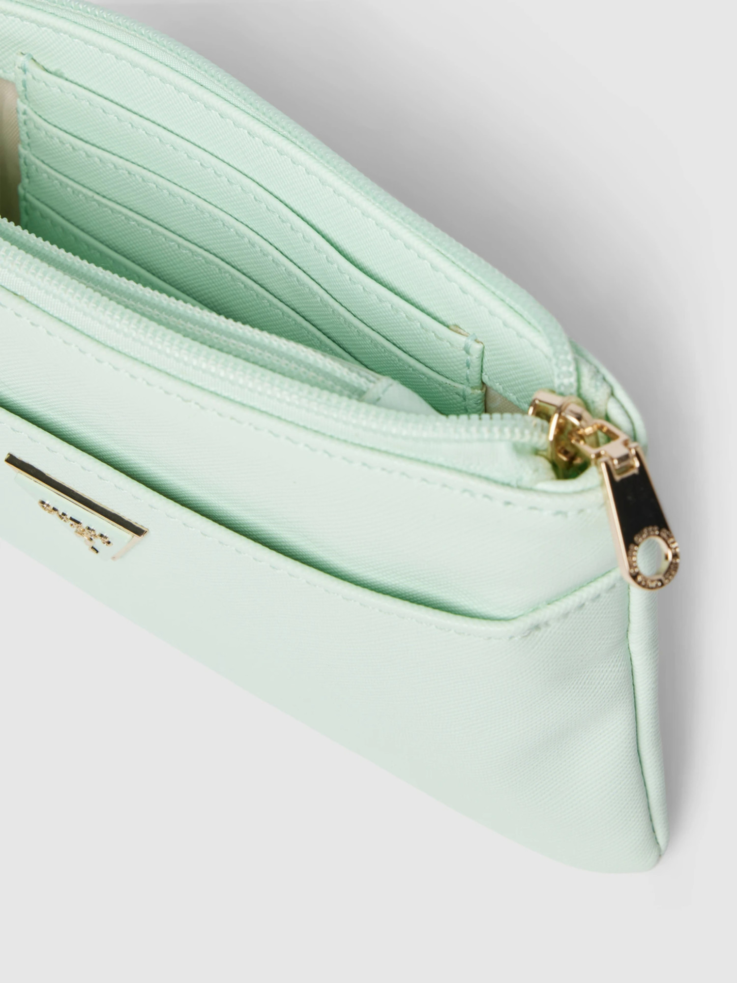 detail Guess dámska mintová listová kabelka