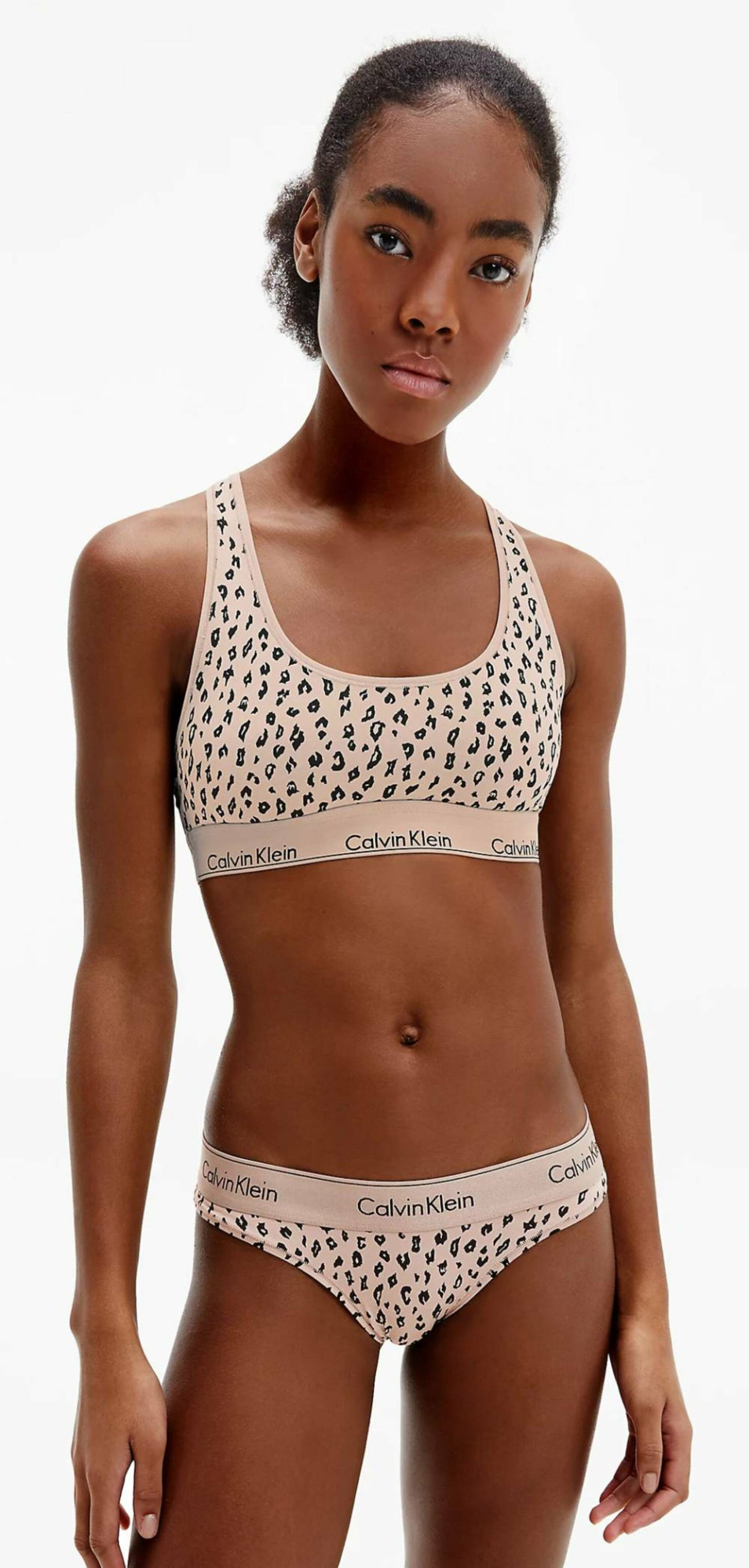 detail Calvin Klein dámska vzorovaná braletka