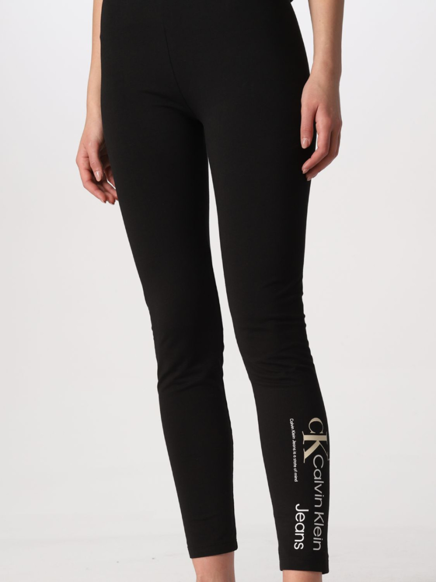 detail Calvin Klein dámske čierne legíny