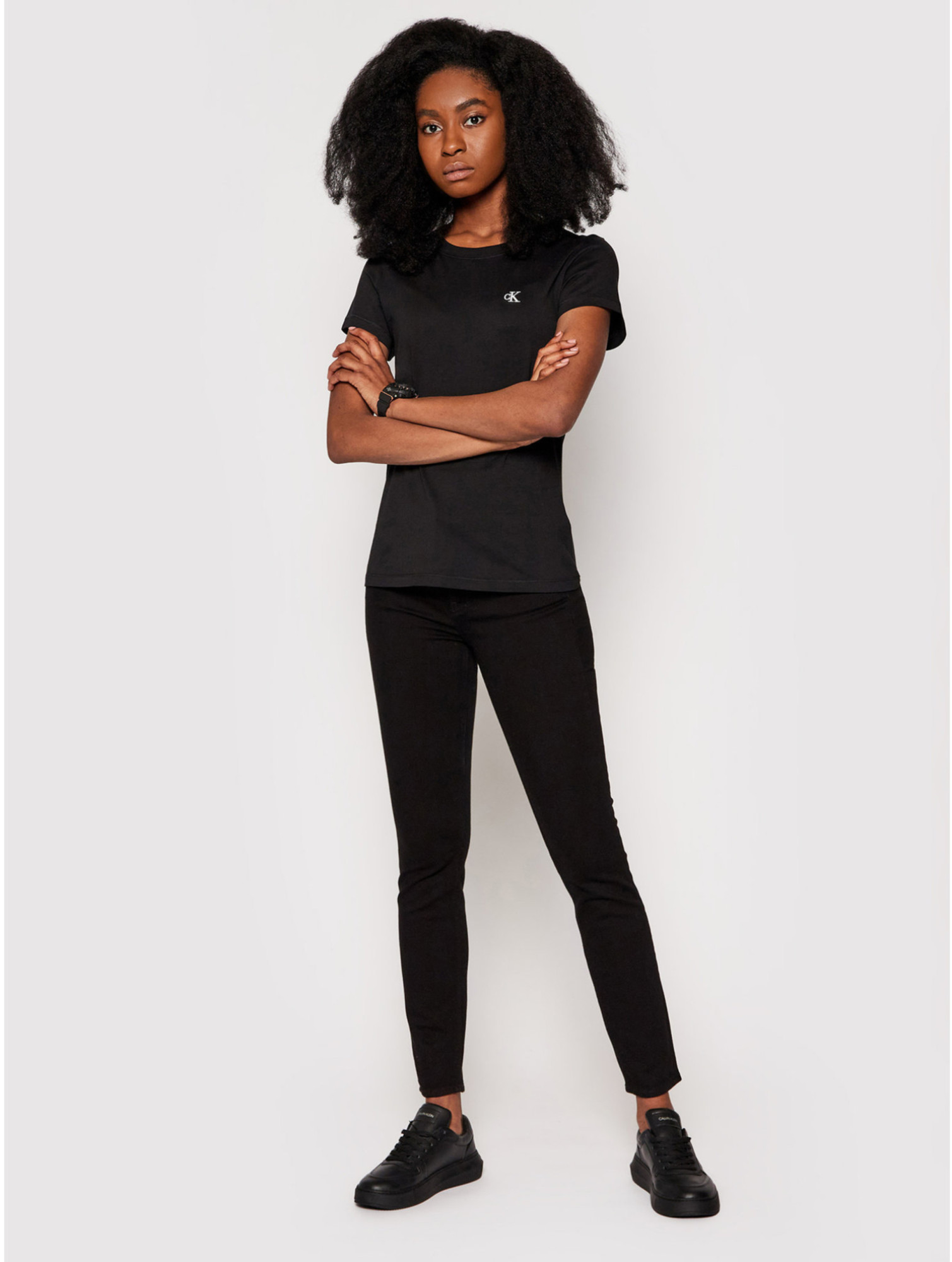 detail Calvin Klein dámske čierne tričko Embroidery