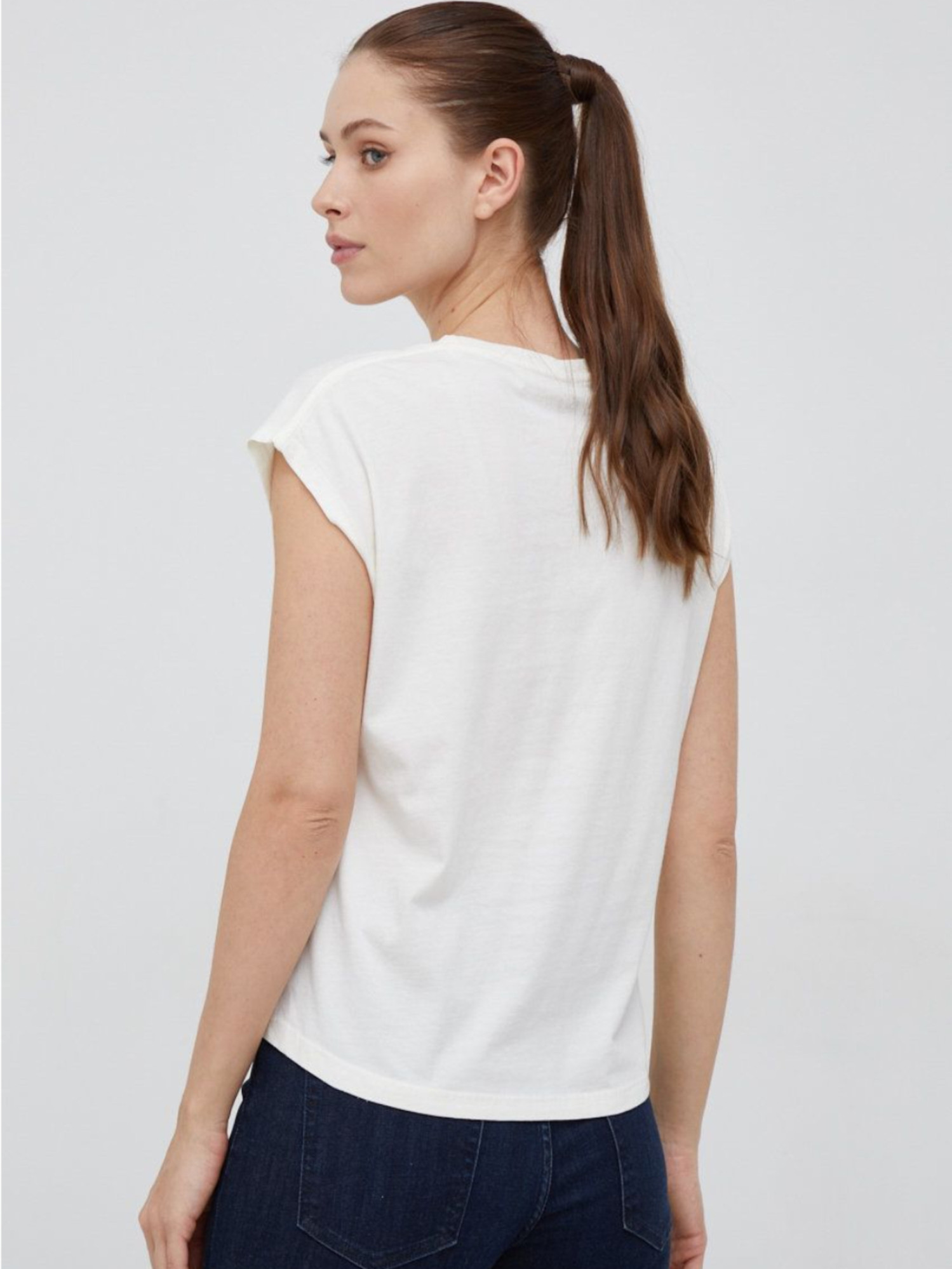 detail Pepe Jeans dámske krémové tričko