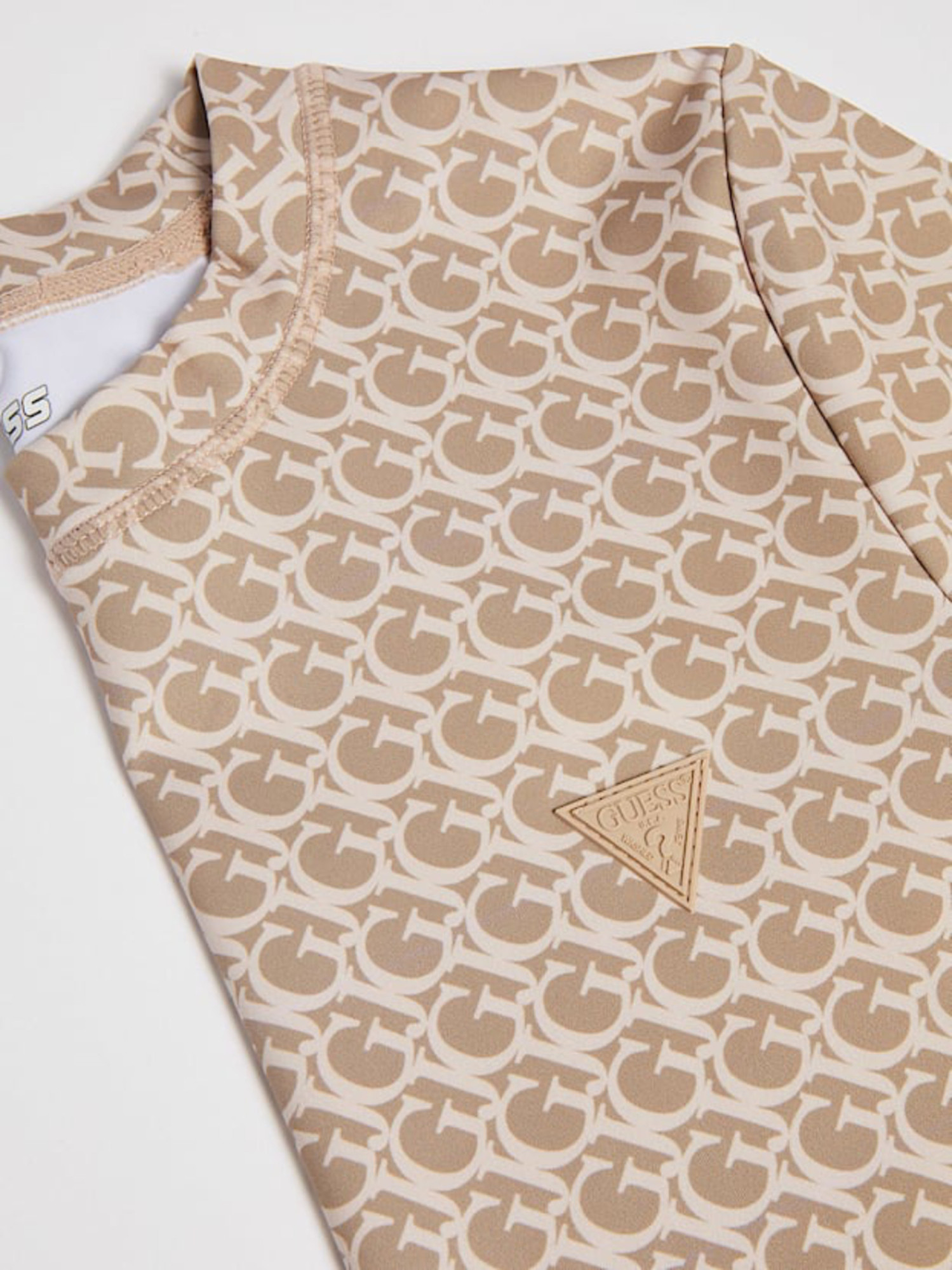 detail Guess dámsky béžový top