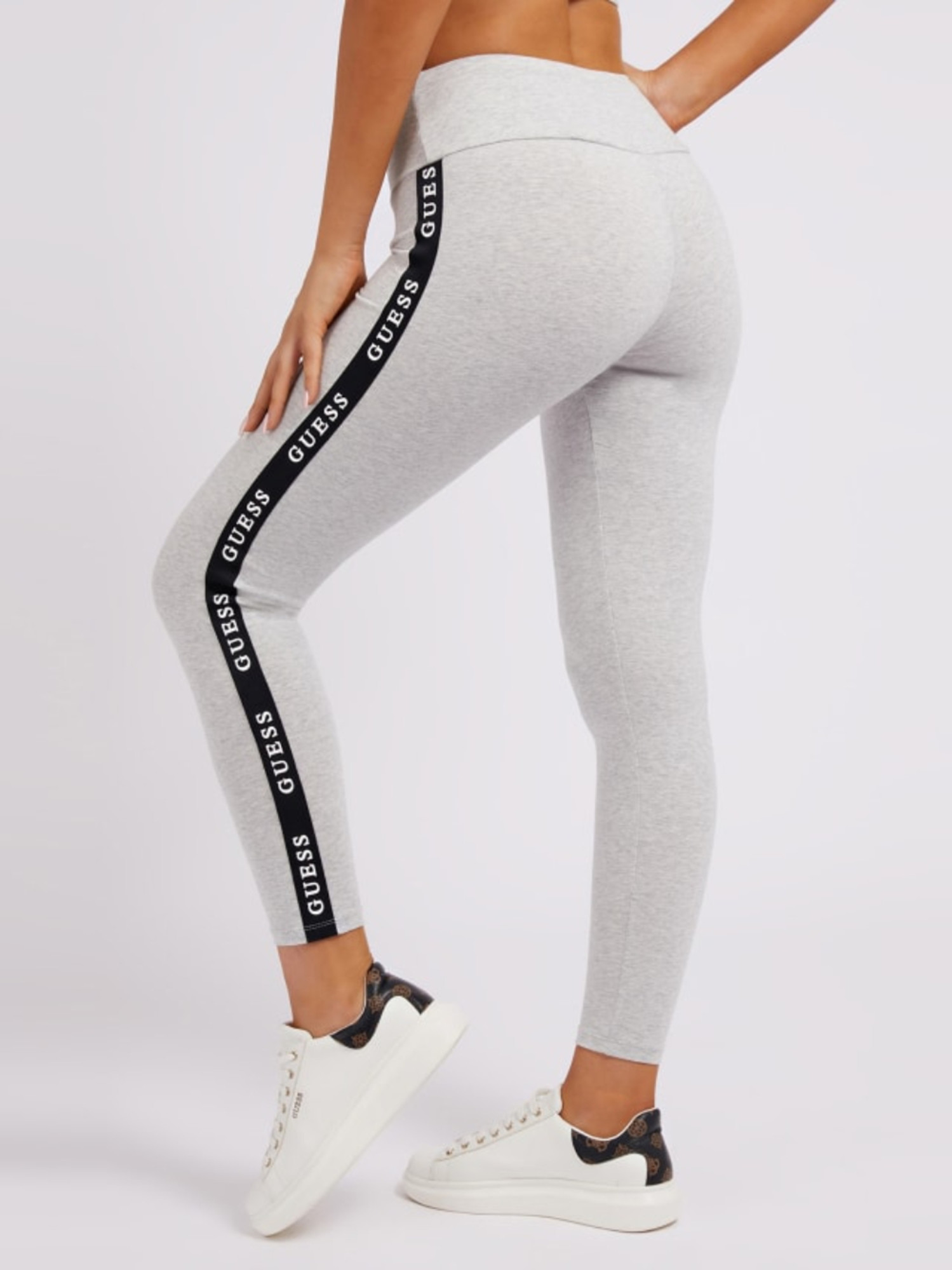 detail Guess dámske šedé legíny