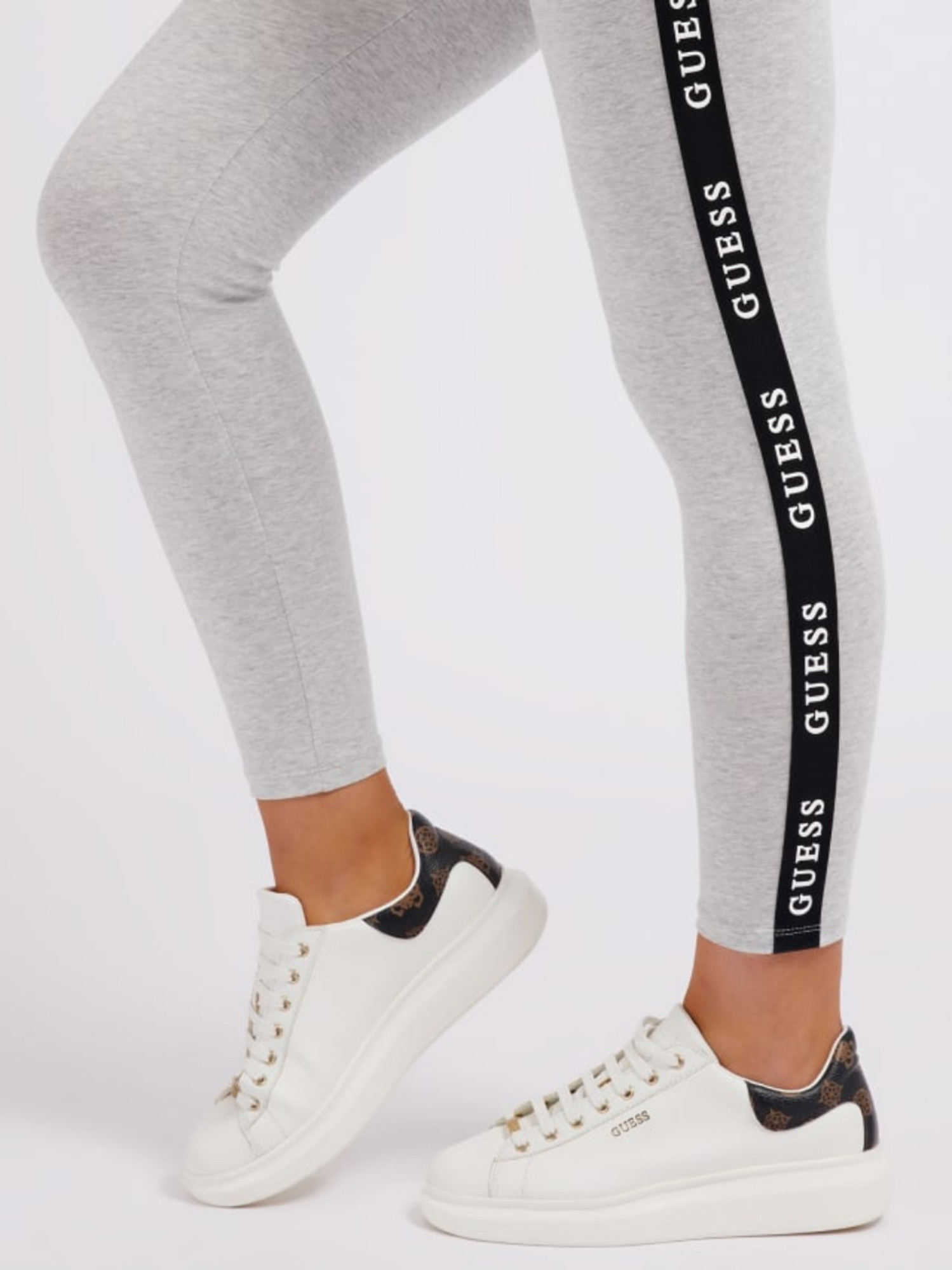 detail Guess dámske šedé legíny